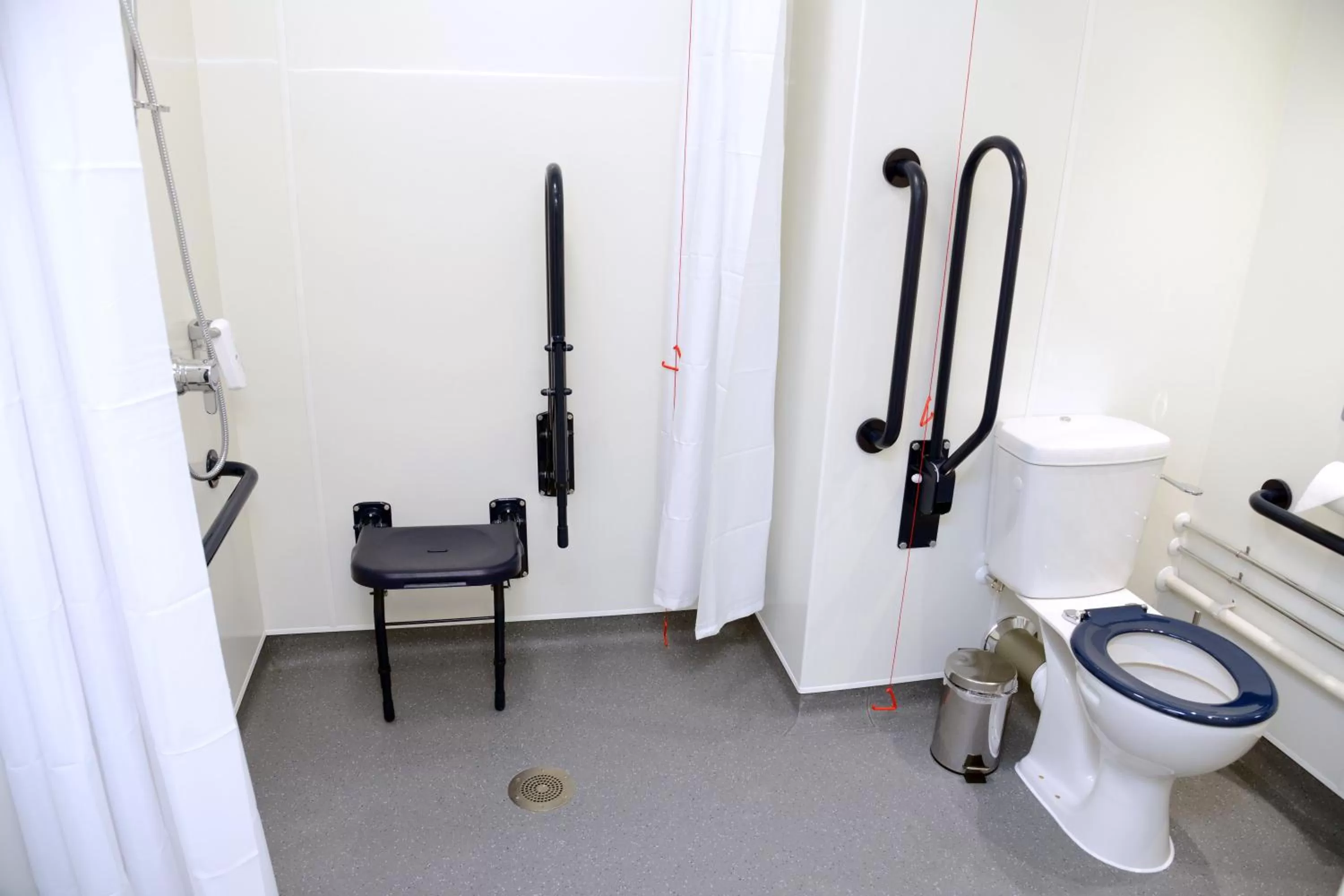 Bathroom in Gamston Lock, Nottingham by Marston's Inns