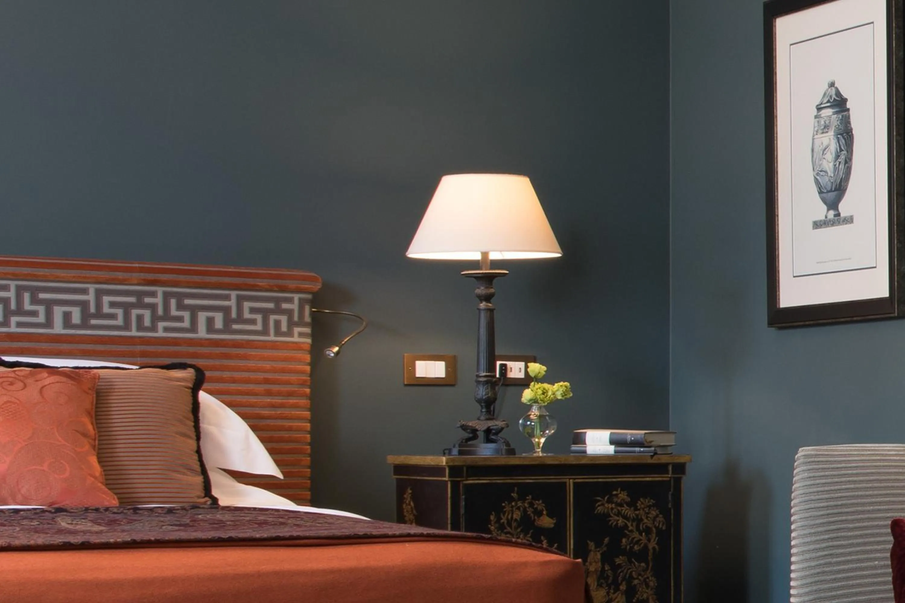 Patio, Bed in Rocco Forte Hotel De La Ville