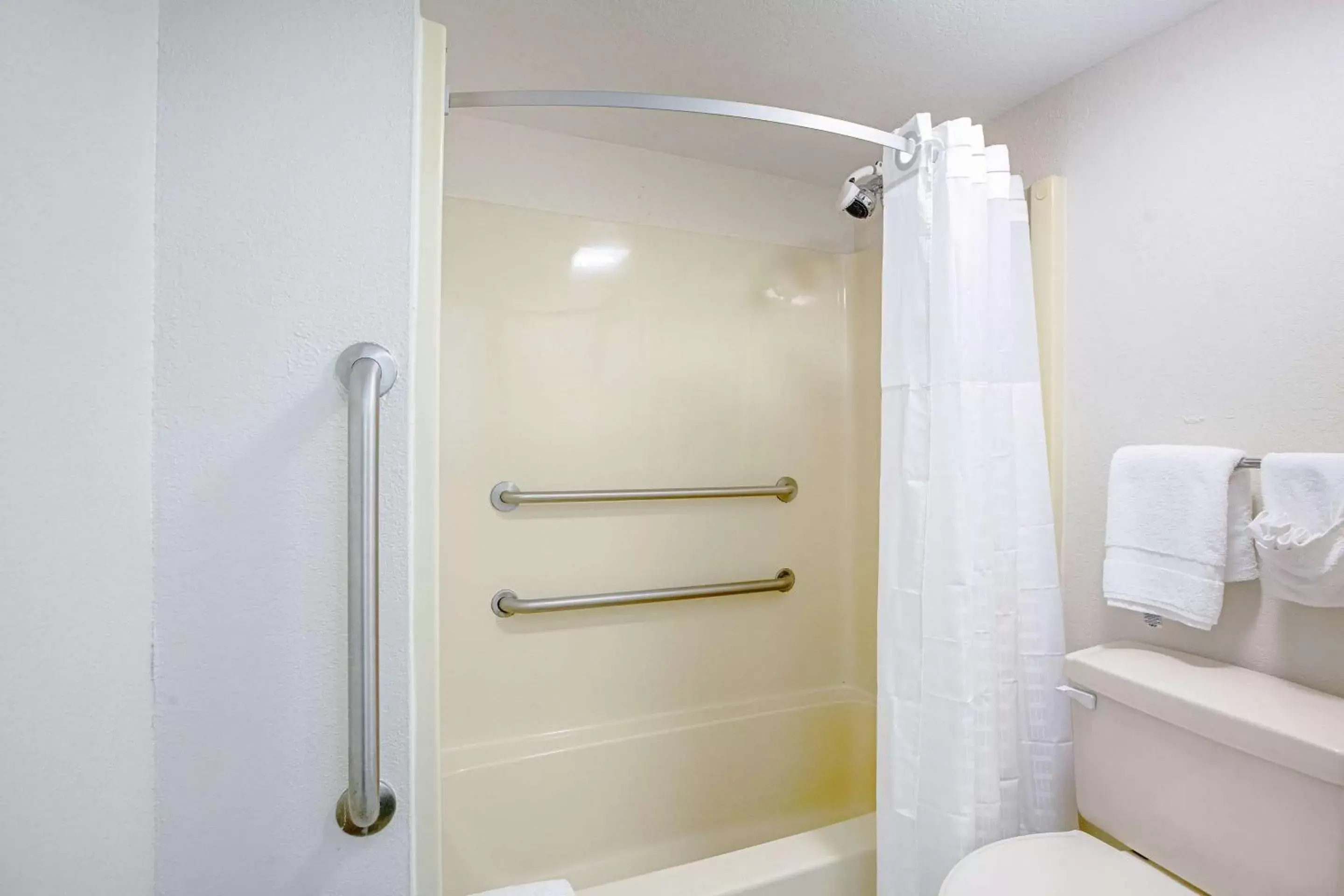 Bathroom in Quality Inn & Suites Live Oak I-10 Exit 283