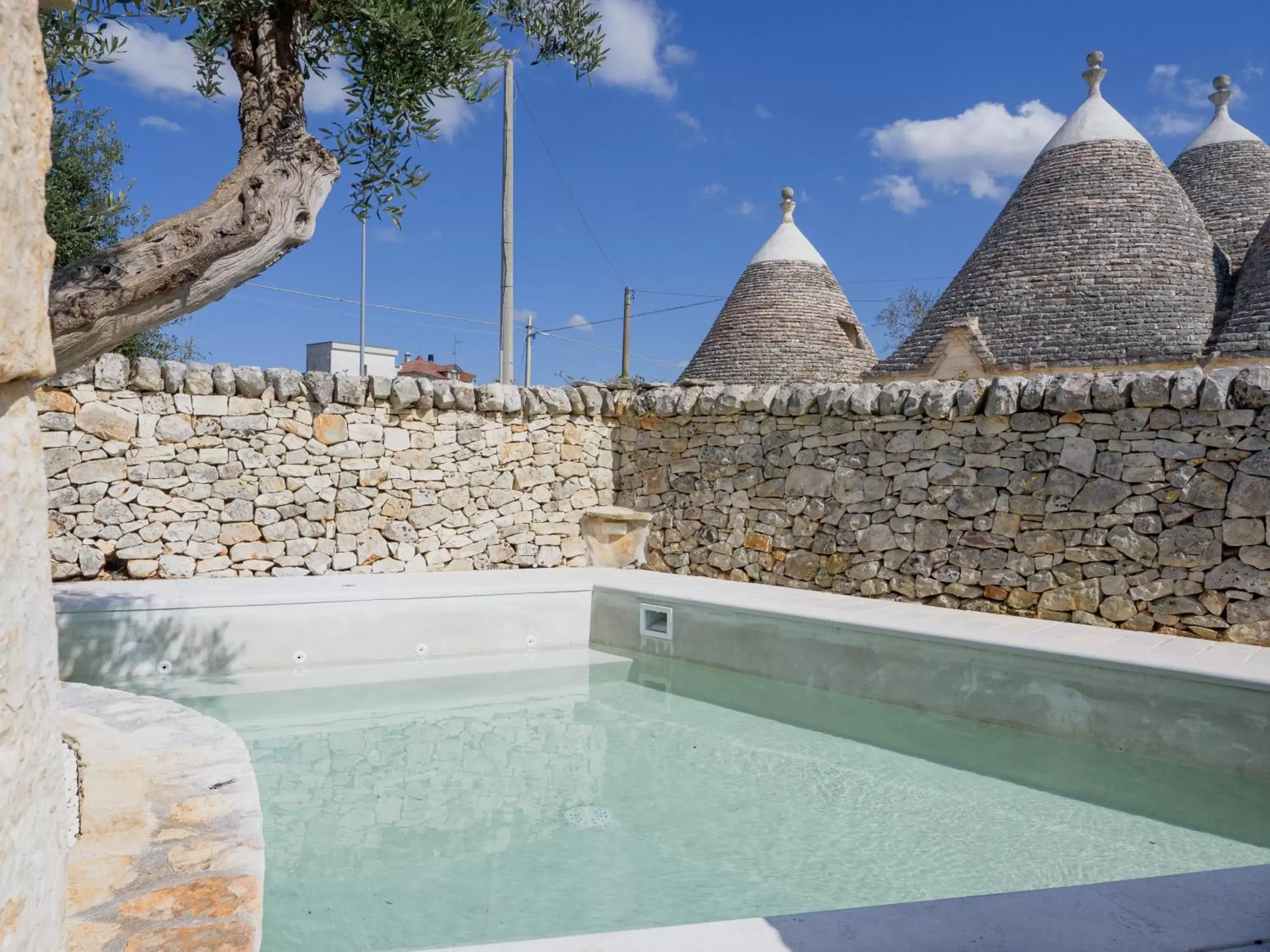 Swimming Pool in Rifugio di Puglia - Trulli & Dimore