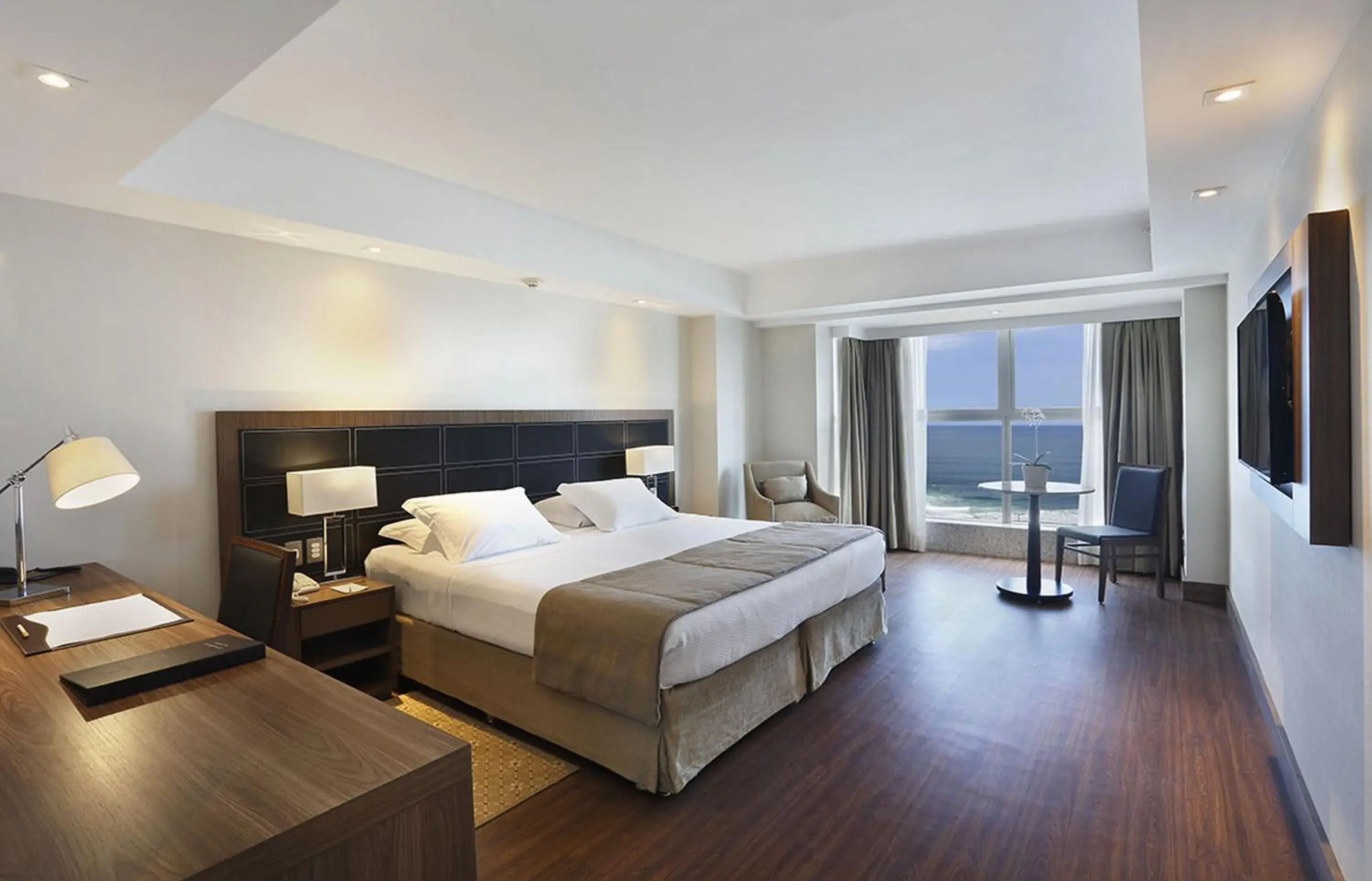 Bedroom in Windsor Oceanico Hotel