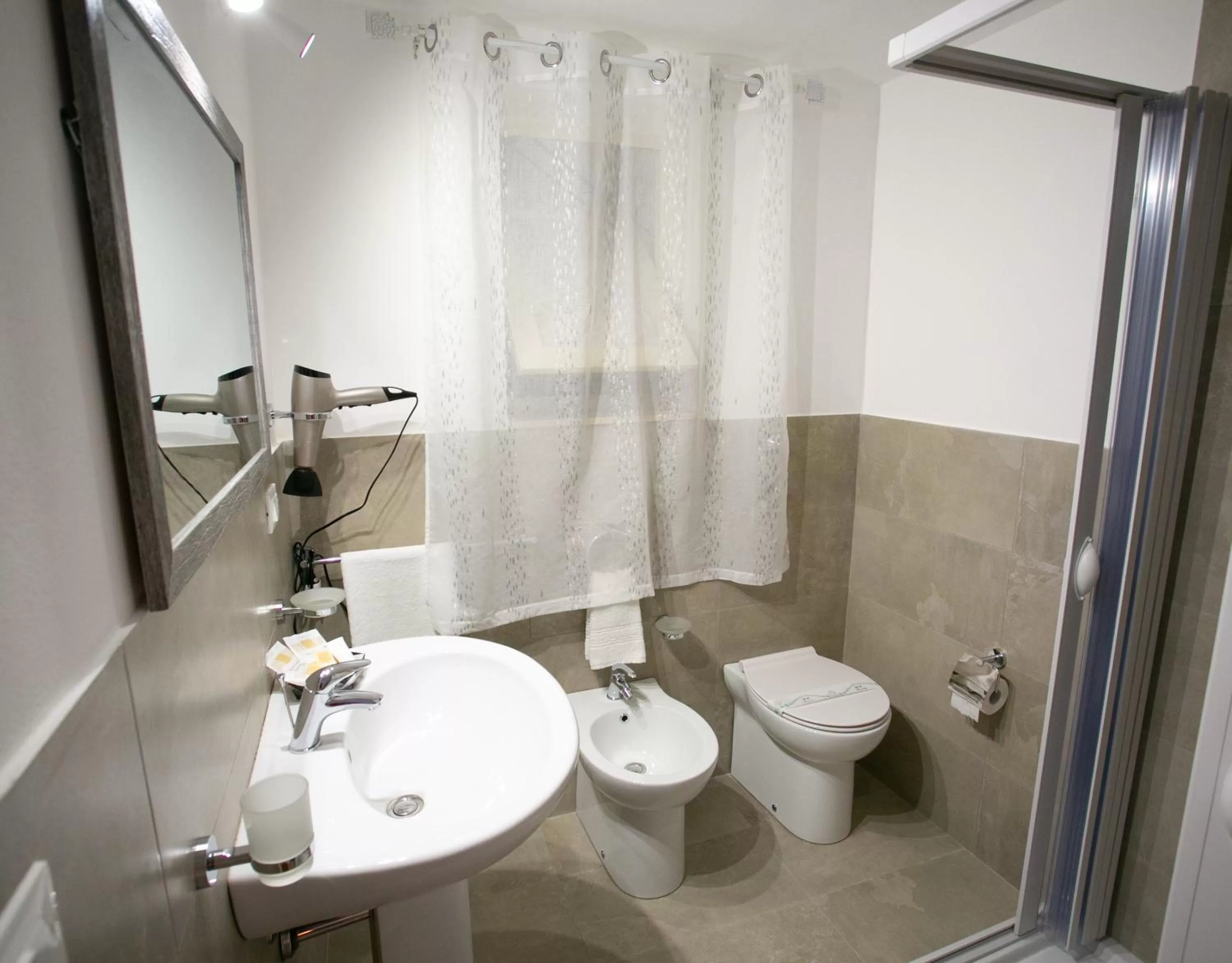 Shower in B&B A Modo Mio