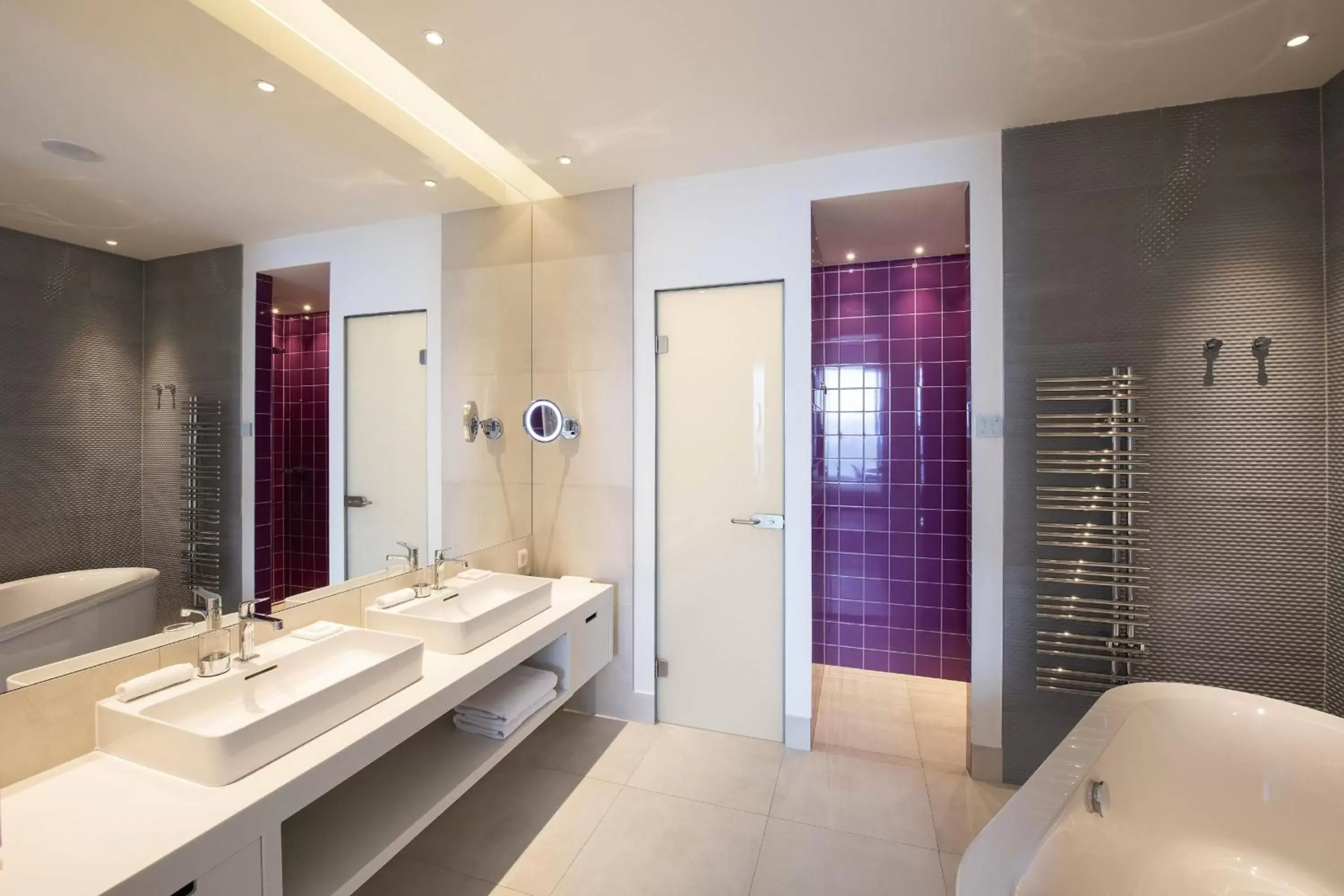 Shower, Bathroom in Radisson Blu Resort & Spa