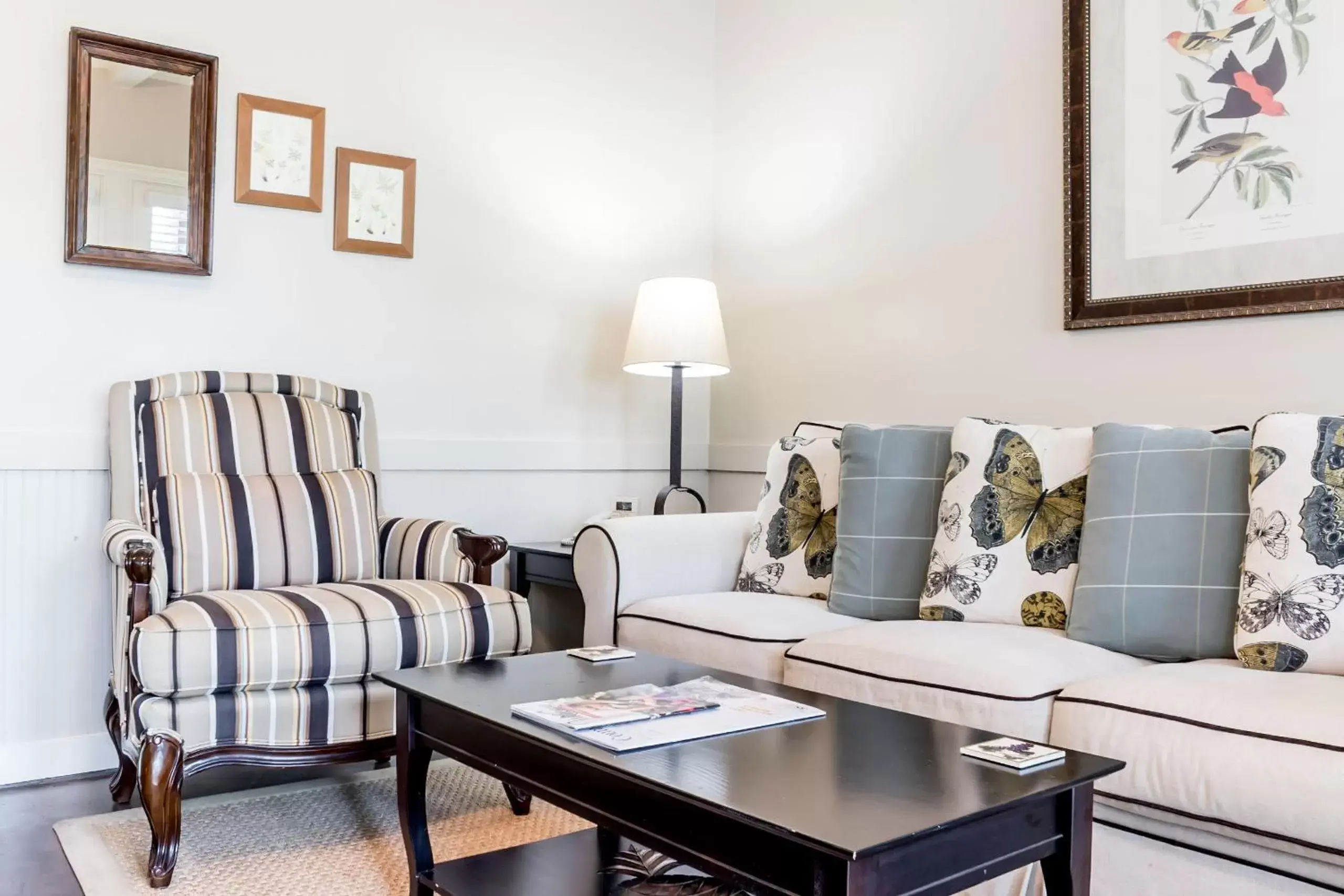 Living room, Seating Area in The Lodge at The Bluffs