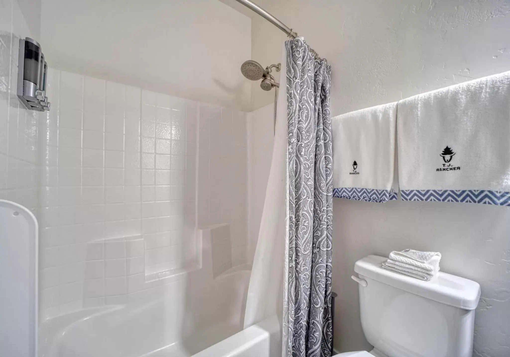 Bathroom in TJ Rancher - West Side Twin Falls