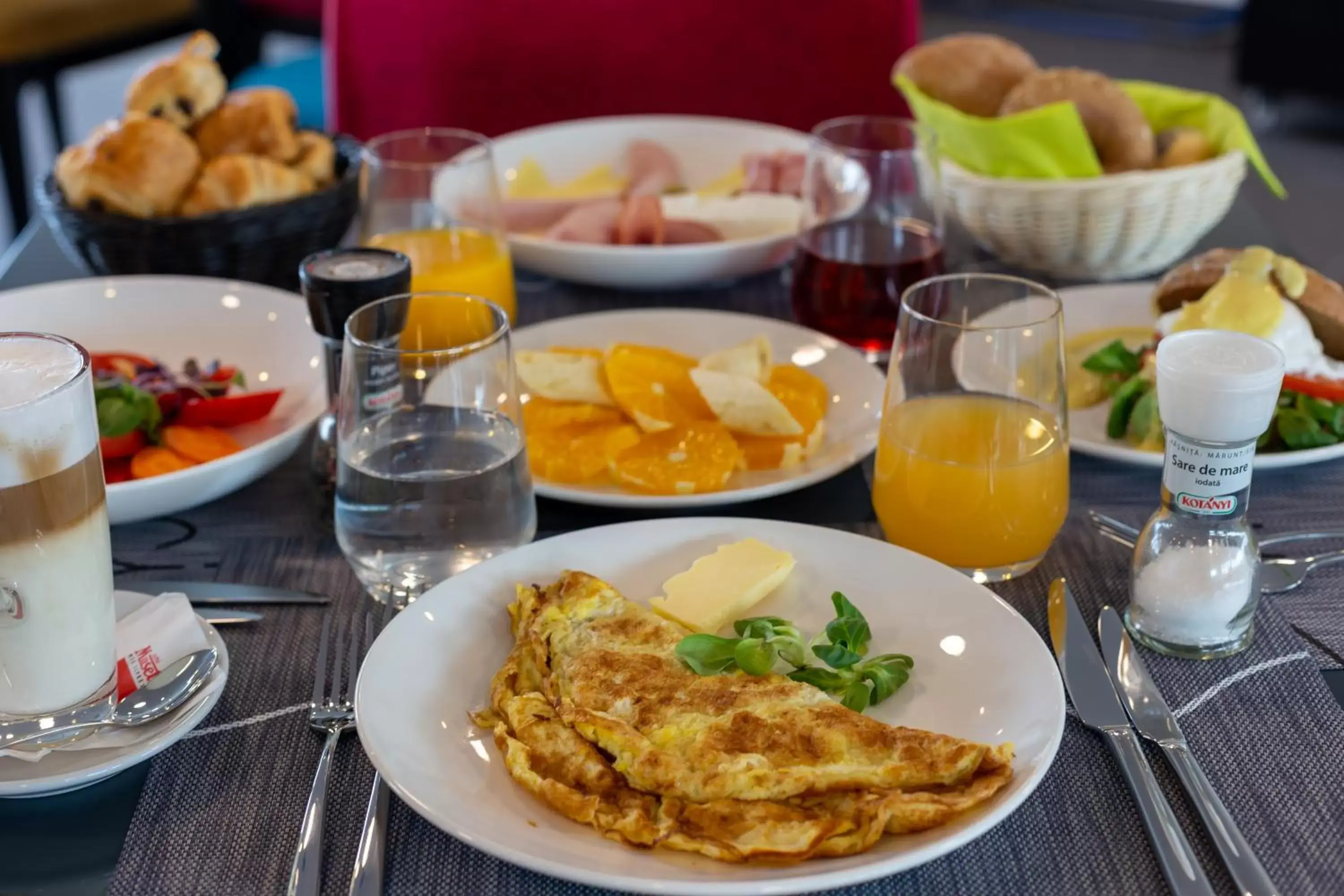 Breakfast in Ibis Styles Bucharest Airport