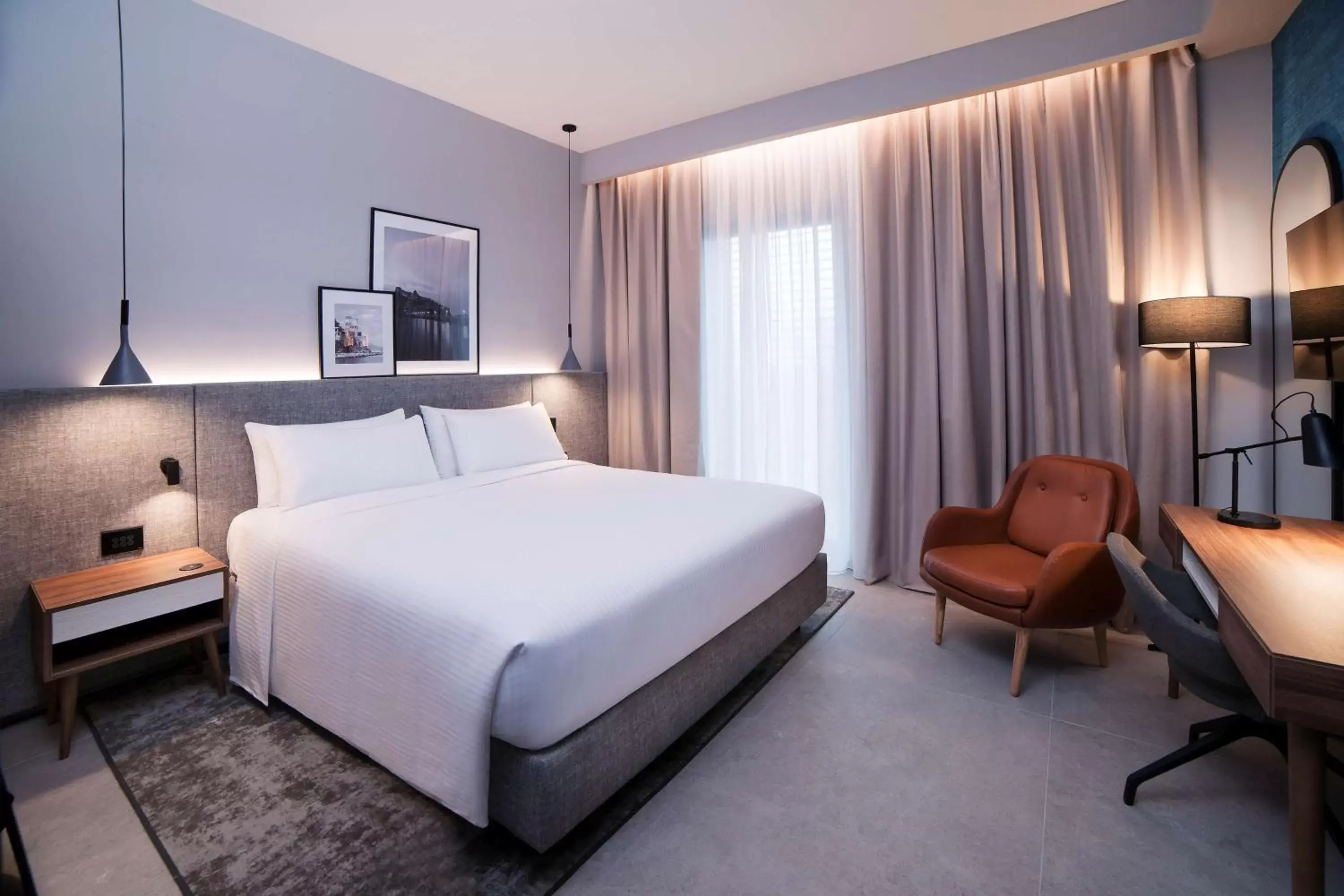 Photo of the whole room, Bed in Radisson Hotel Nola Naples Photo of the whole room, Bed in Radisson Hotel Nola Naples