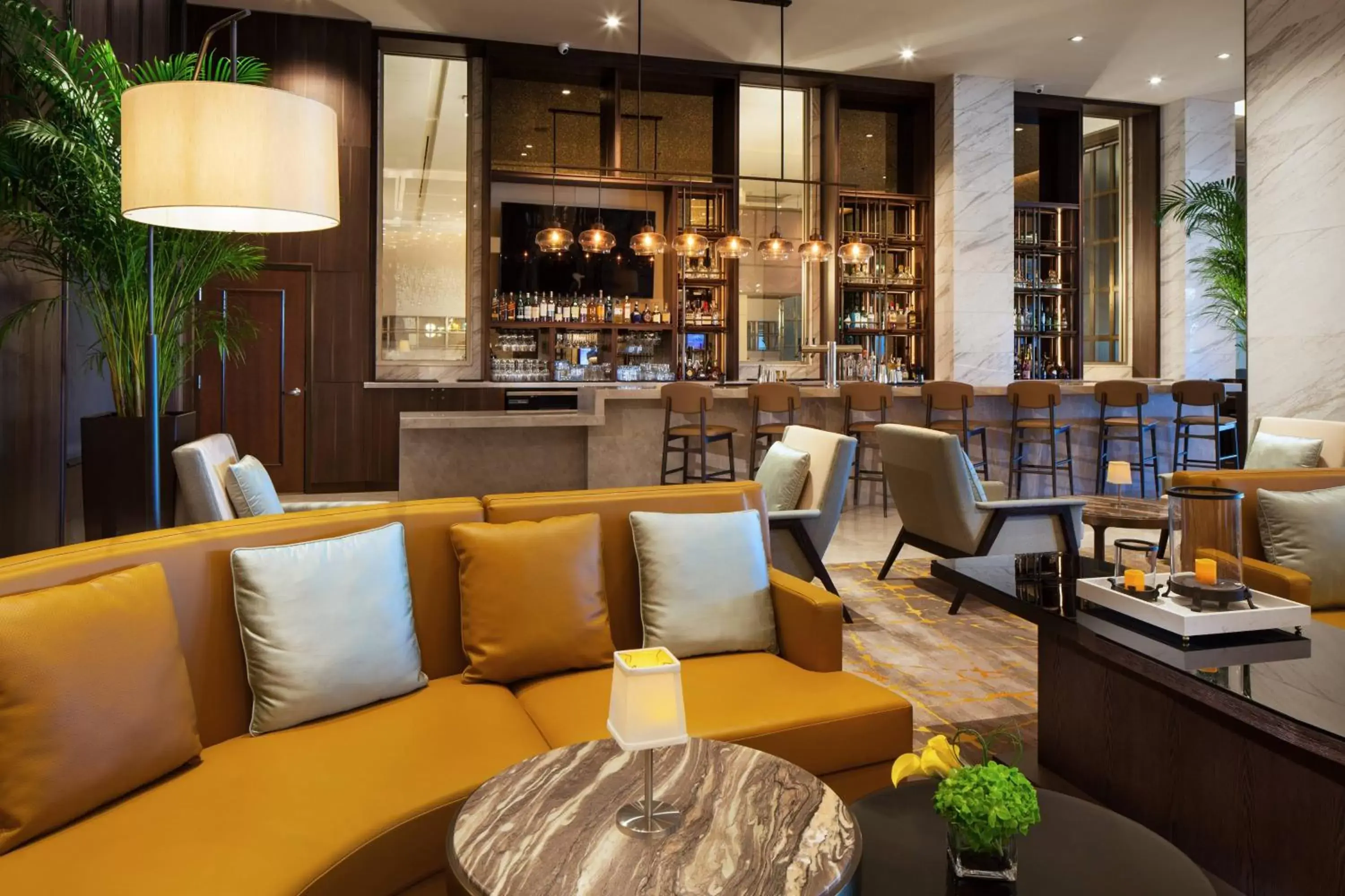 Lobby or reception, Lounge/Bar in Sheraton Los Angeles San Gabriel