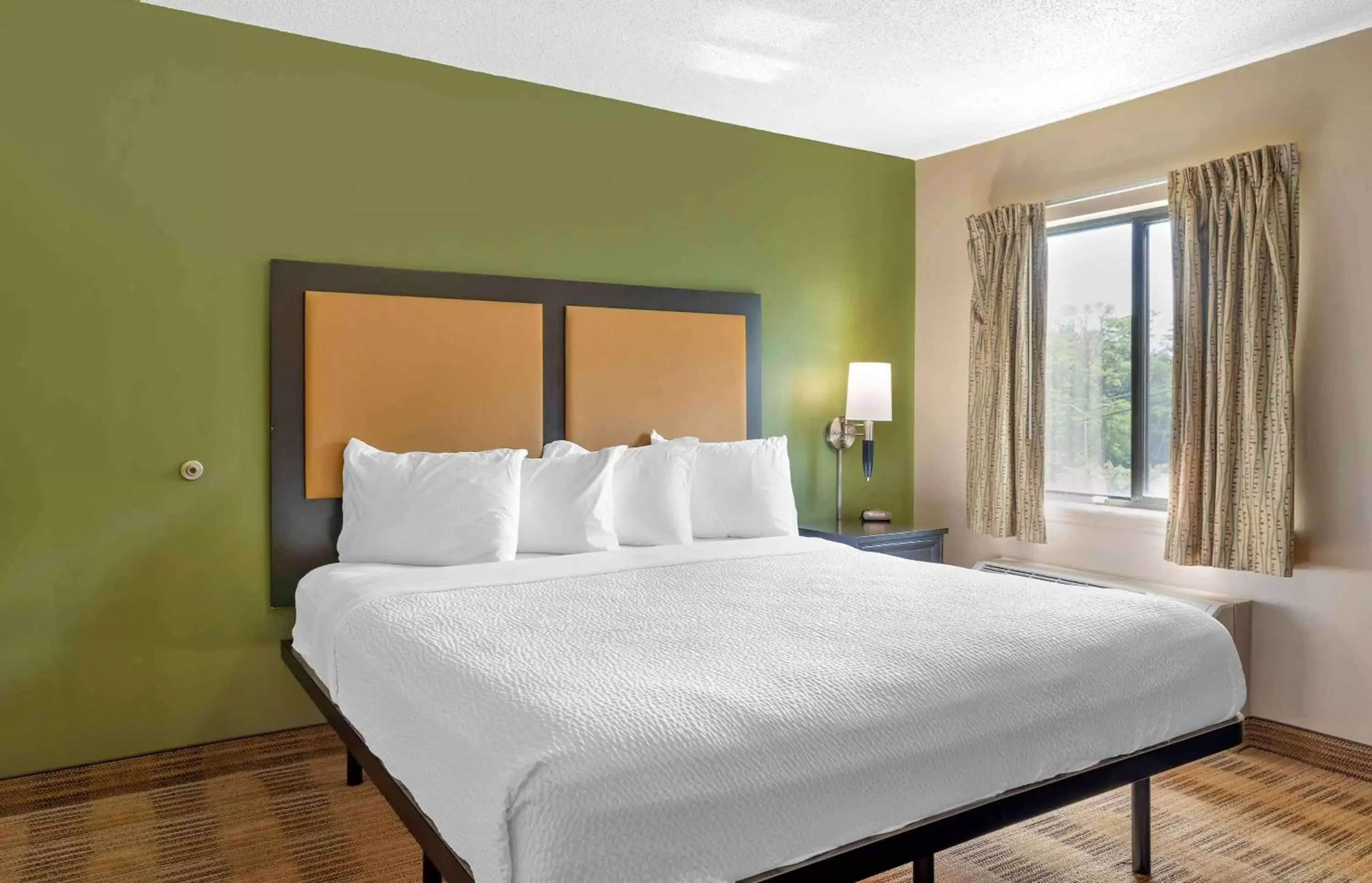 Bedroom, Bed in Extended Stay America Suites - Dayton - South