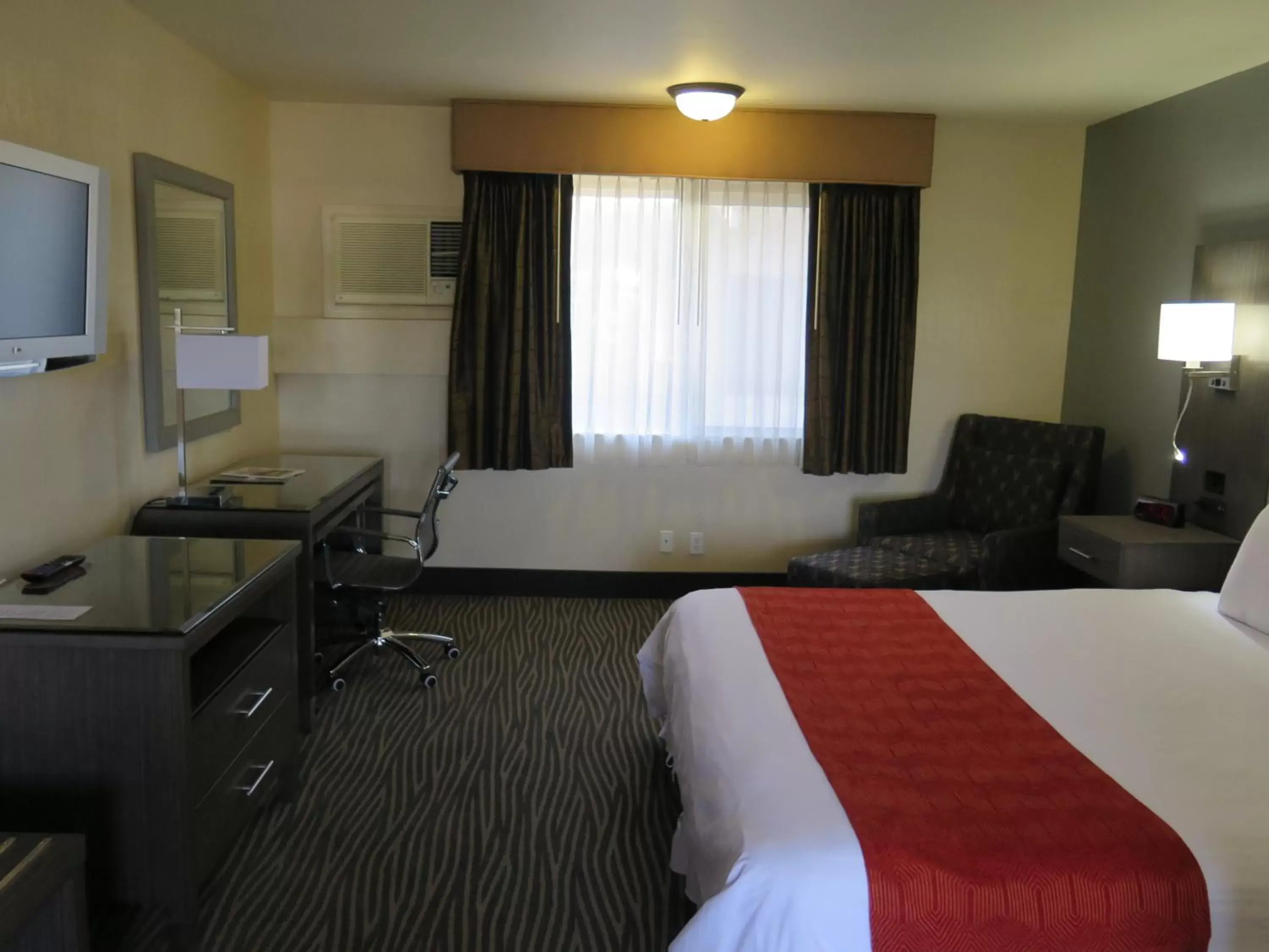 Photo of the whole room, Room Photo in Bonanza Inn and Suites