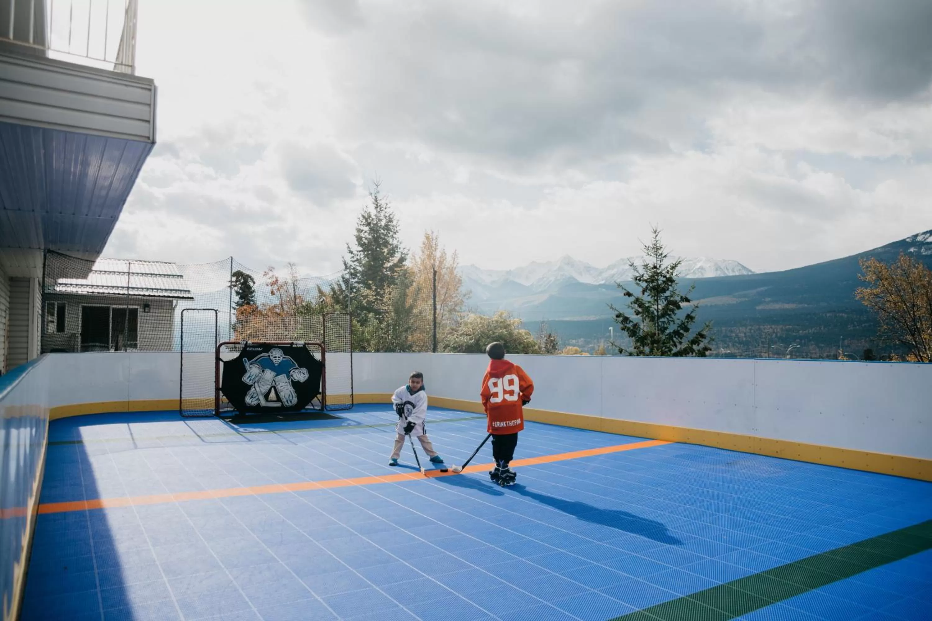 Restaurant/places to eat in Golden Village Lodge