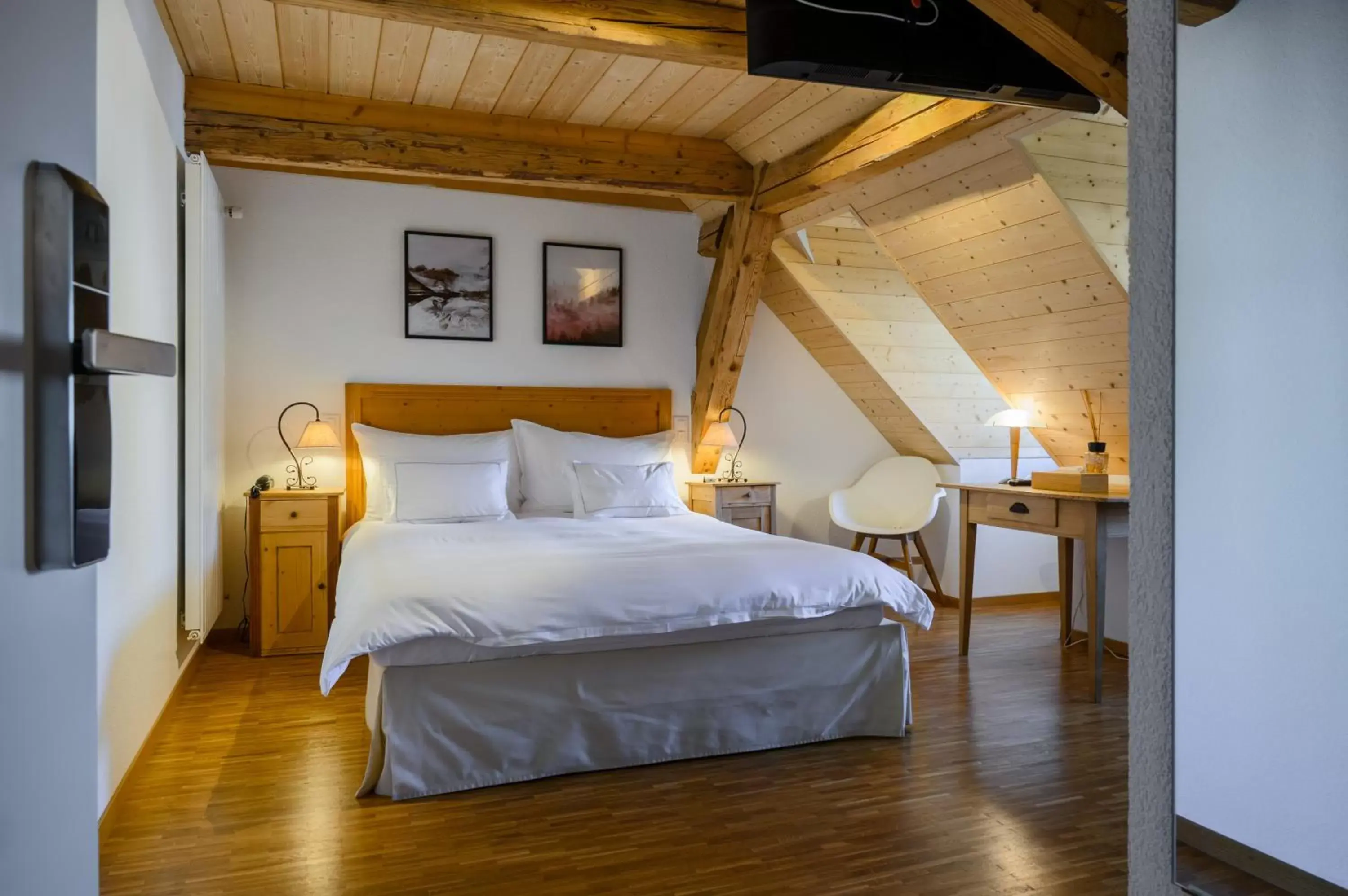 Photo of the whole room, Bed in Les Montagnards