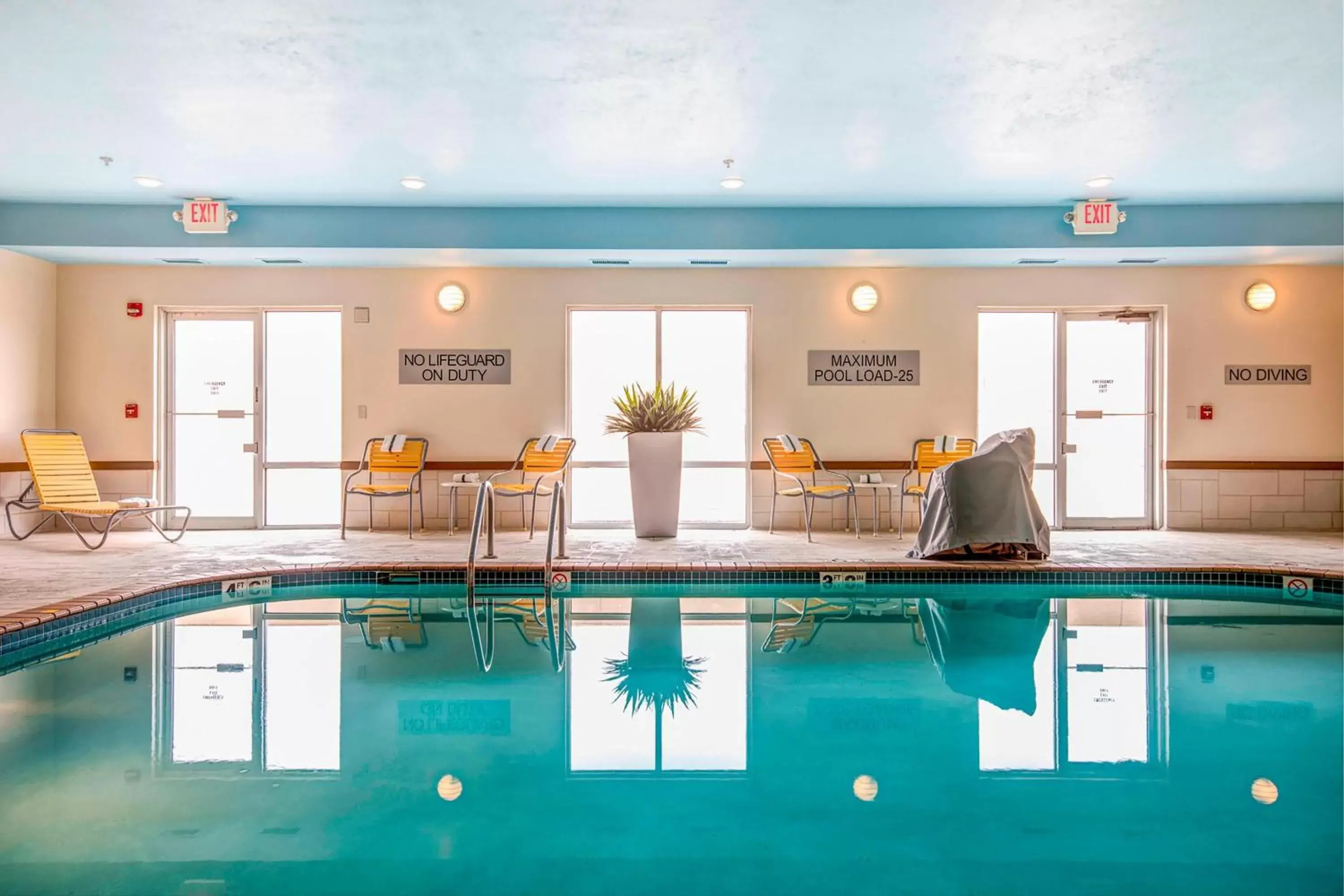 Swimming Pool in Fairfield Inn Green Bay Southwest