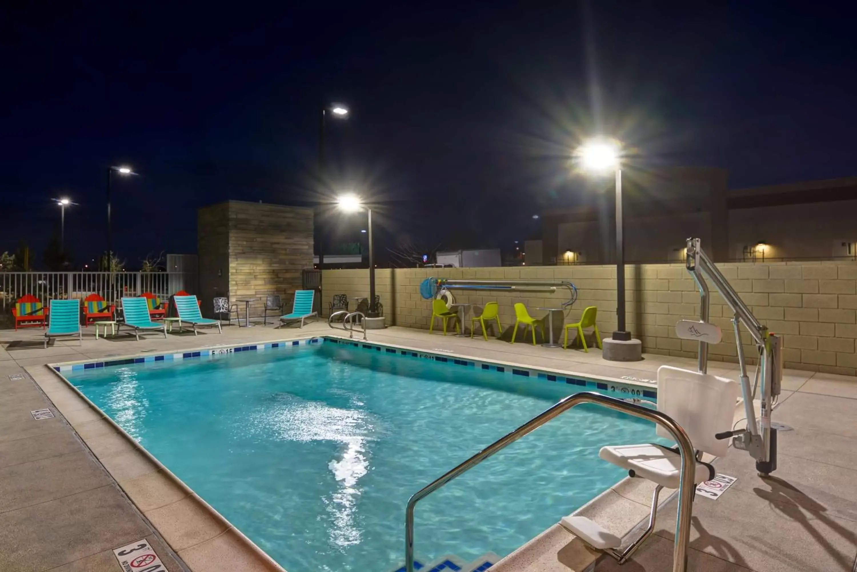 Pool view, Swimming Pool in Home2 Suites By Hilton Palmdale