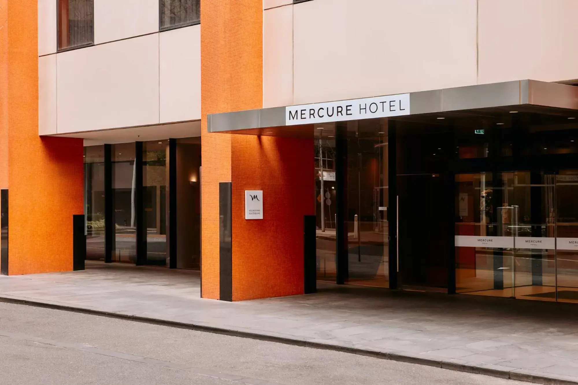 Property building in Mercure Melbourne Southbank
