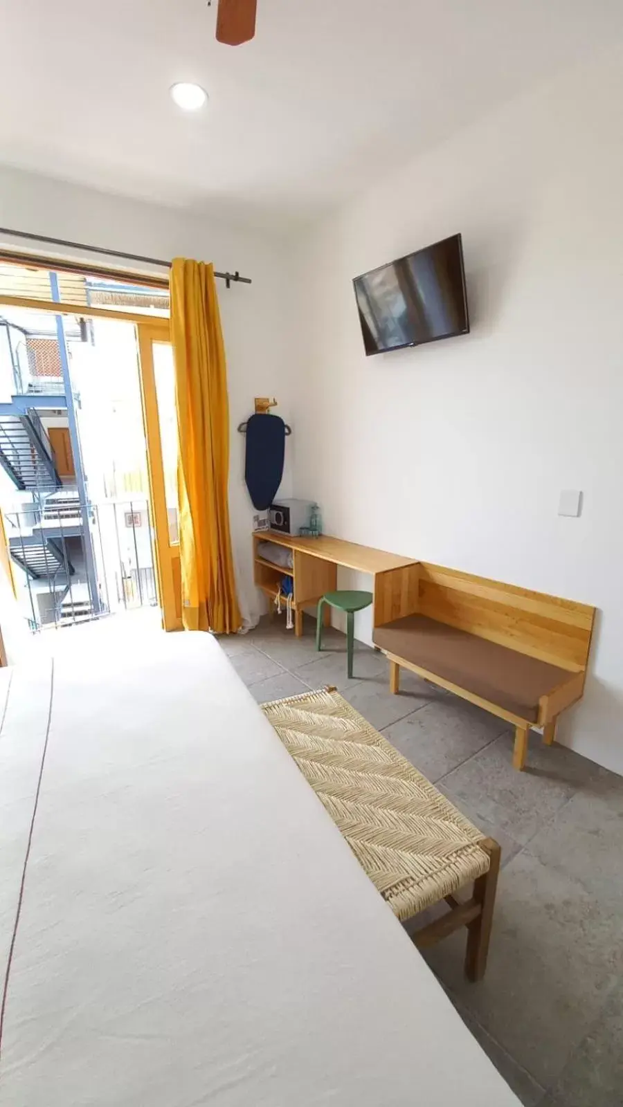 Bedroom, TV/Entertainment Center in Santa Cecilia Hotel