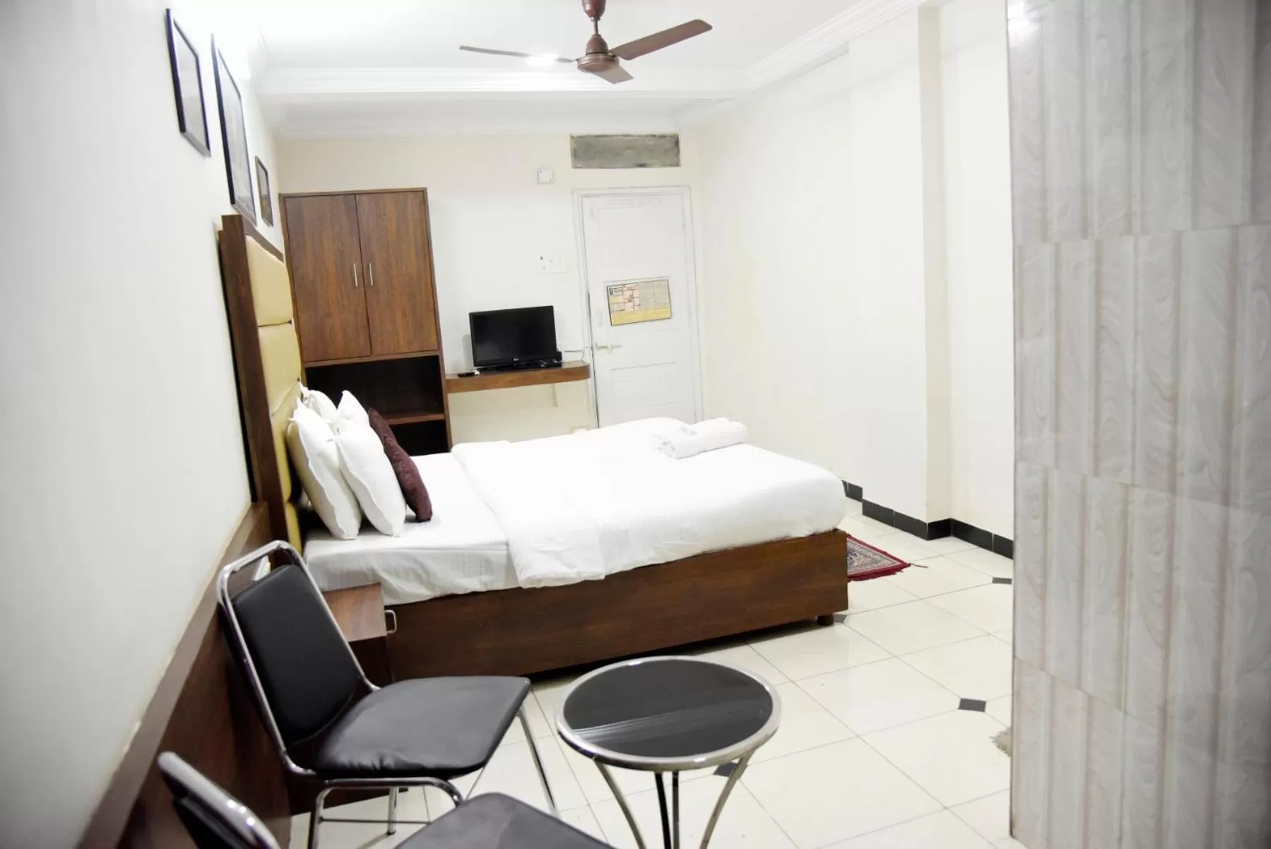 Bedroom in Hotel Sai Yatri