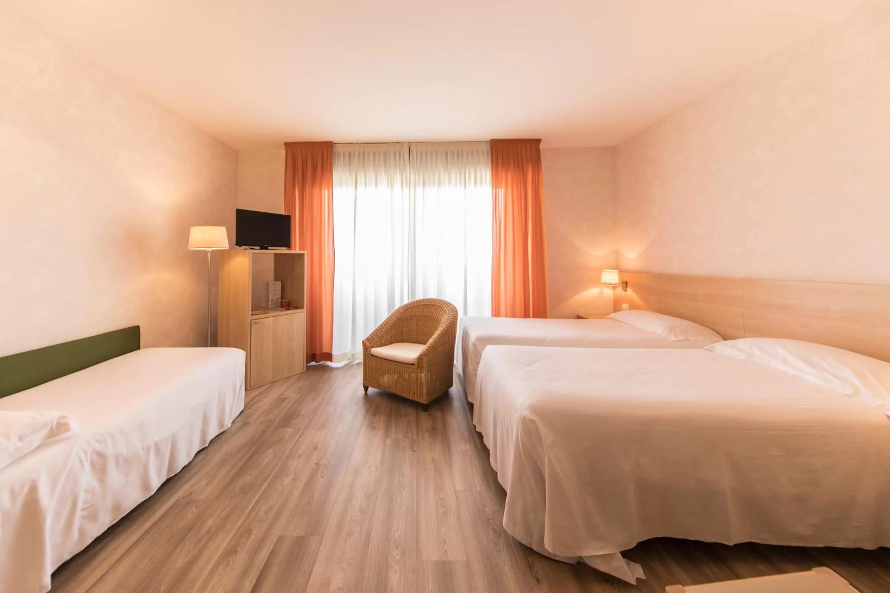 Bedroom, Bed in Hotel Donatello Imola