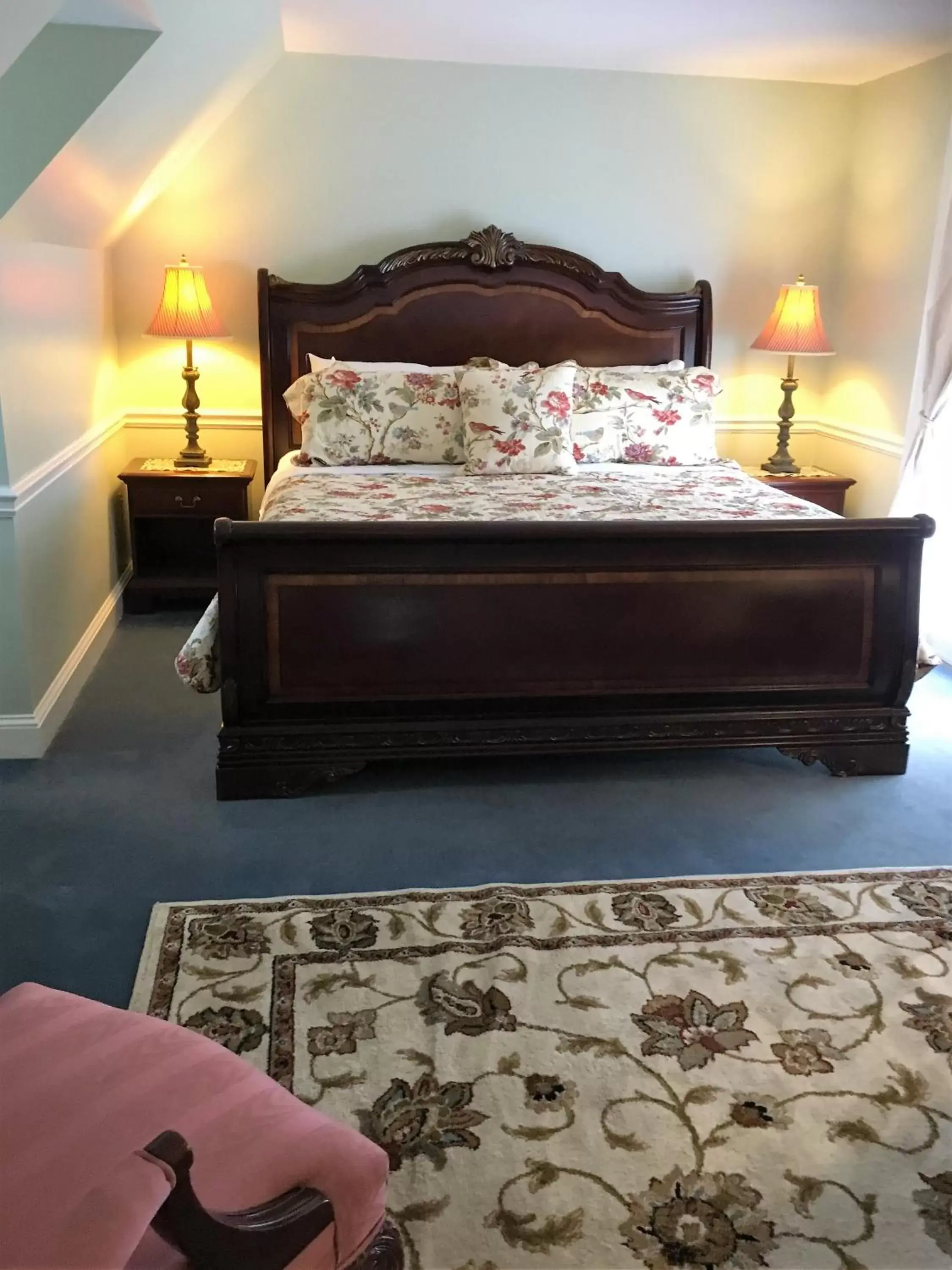 Photo of the whole room, Bed in Parsonage Inn Bed and Breakfast