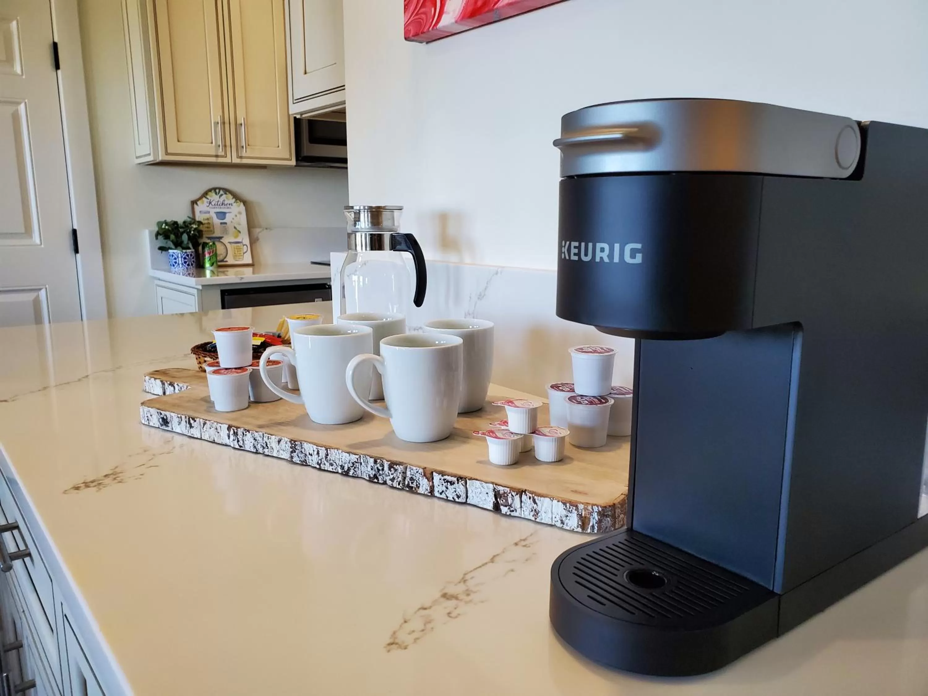 Coffee/tea facilities, Kitchen/Kitchenette in Moonstone Beach Motel