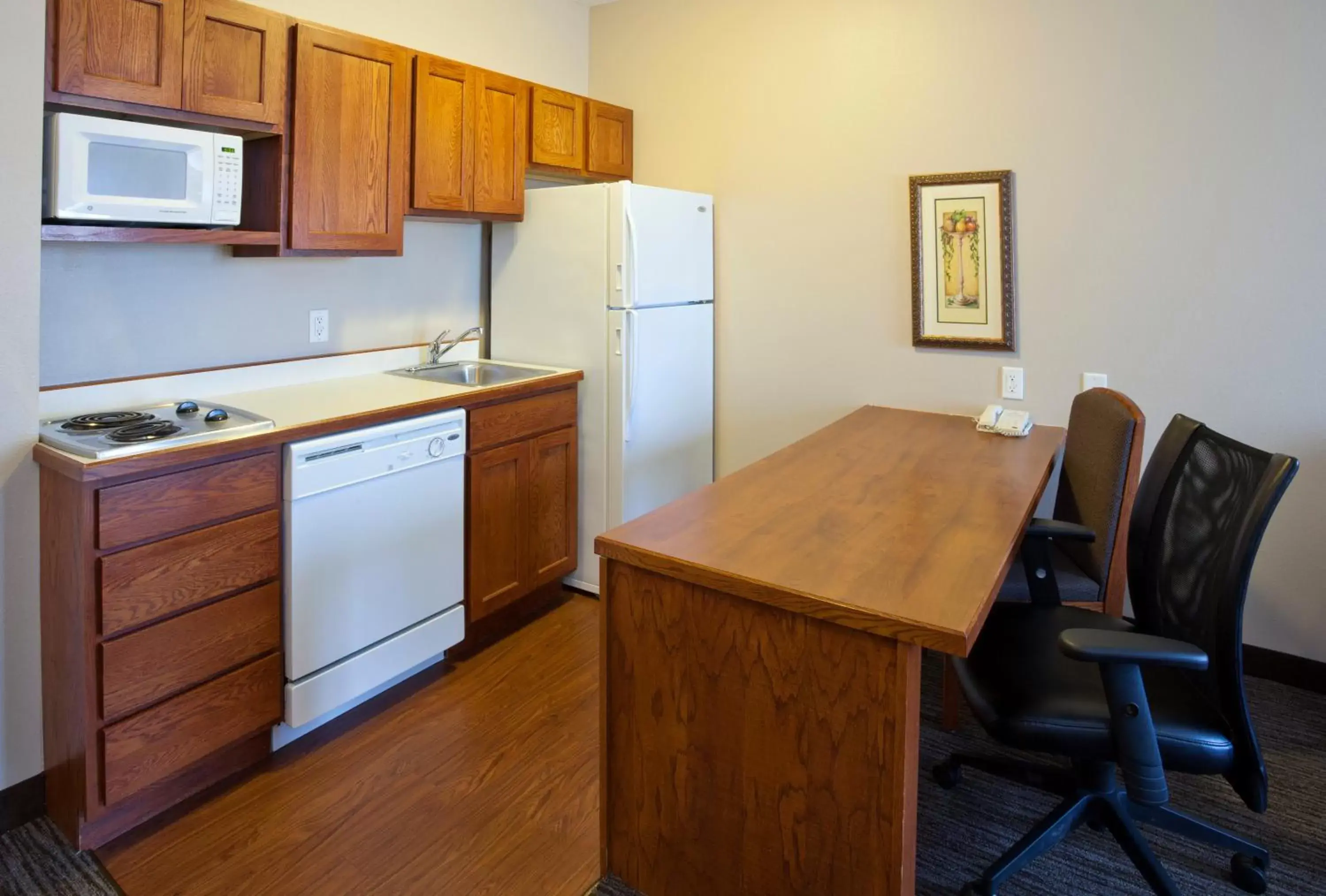 Kitchen or kitchenette, Kitchen/Kitchenette in GrandStay Residential Suites Rapid City