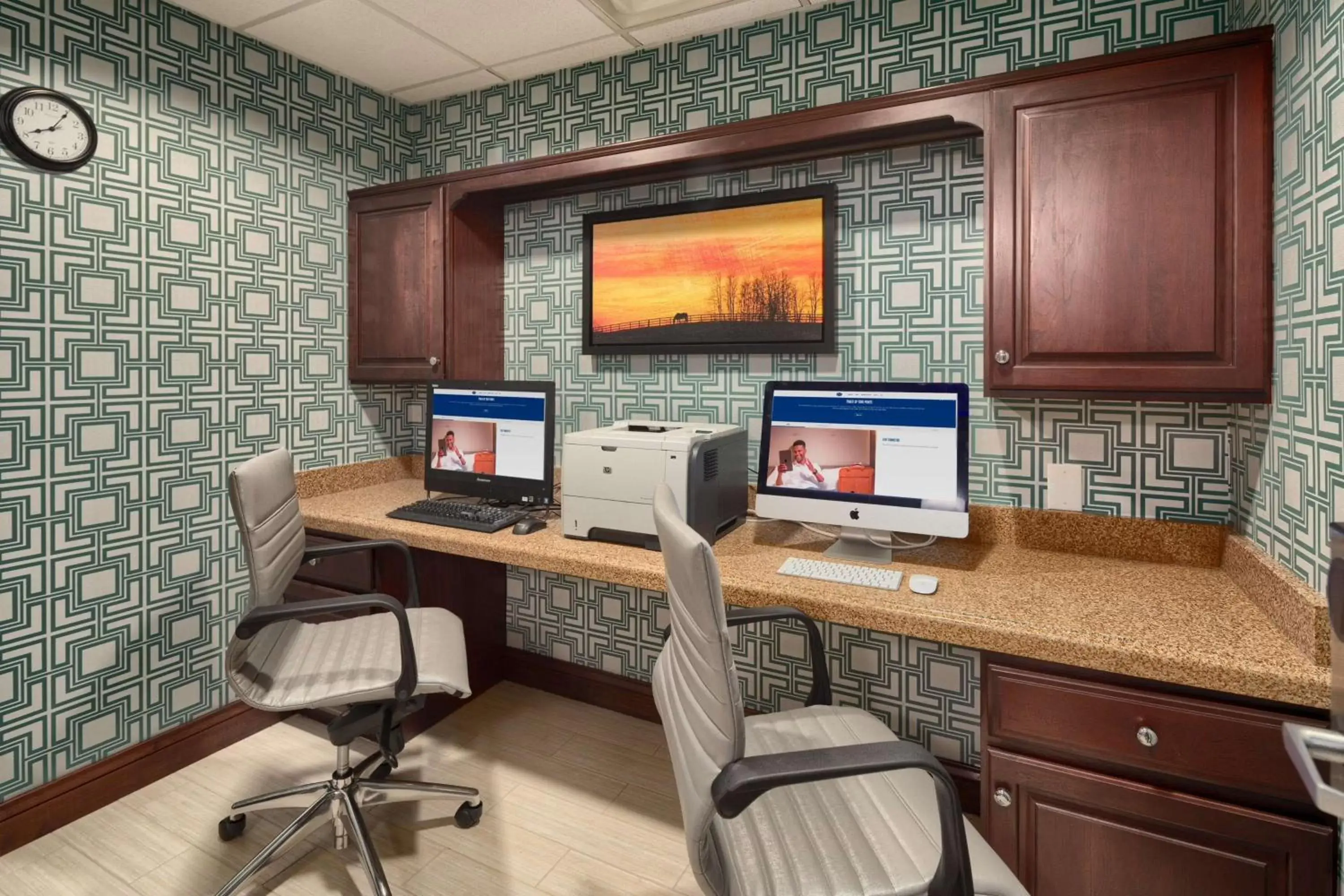 Business facilities, Business Area/Conference Room in Hampton Inn Louisville Northeast