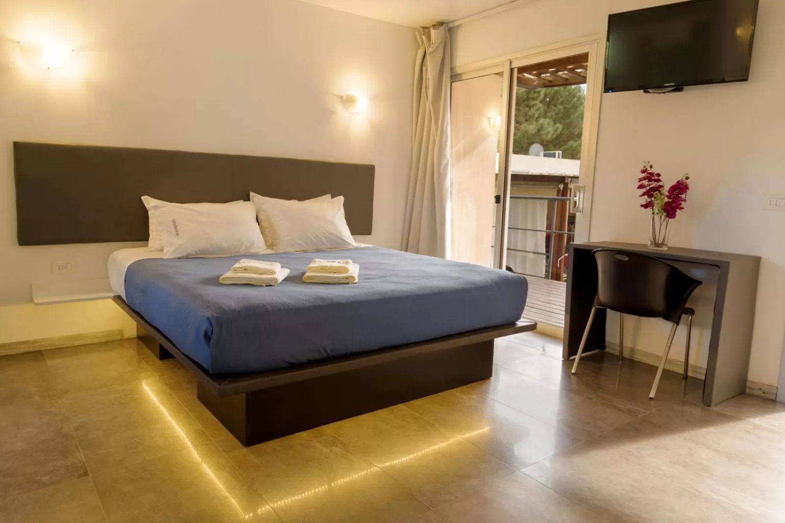 Photo of the whole room, Bed in Undarius Hotel (exclusively gay men)