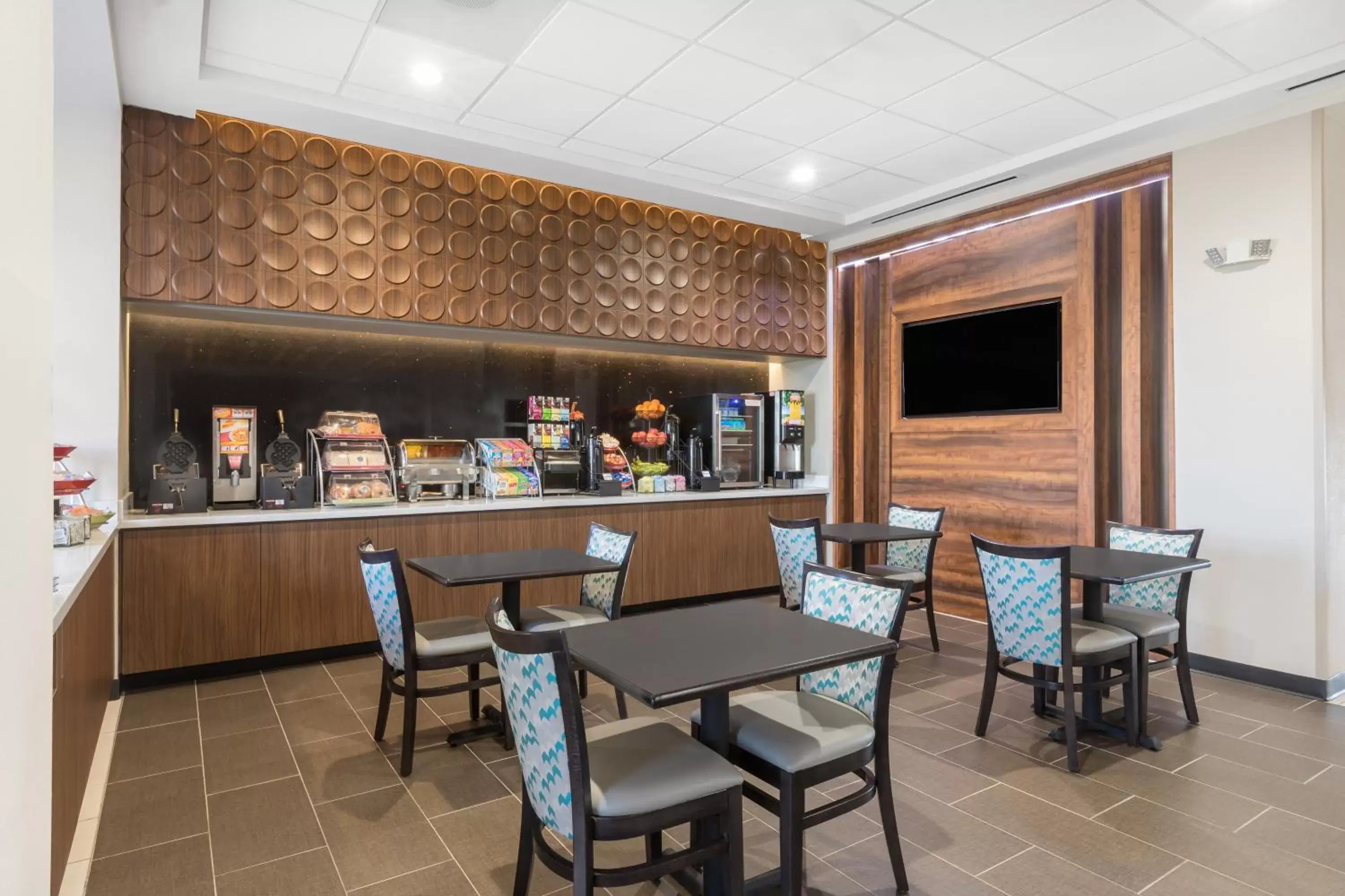 American breakfast, Restaurant/Places to Eat in Wingate by Wyndham Lubbock