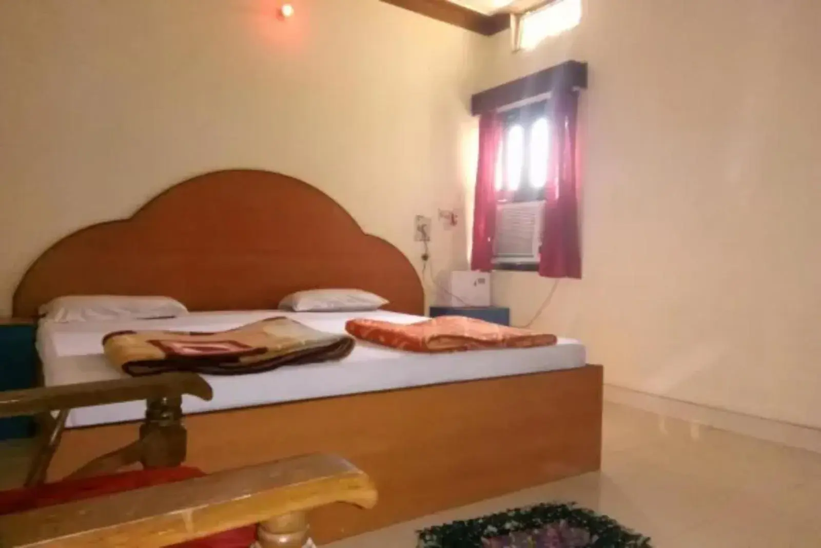 Bed in GRG Mohit Paying Guest House Varanasi