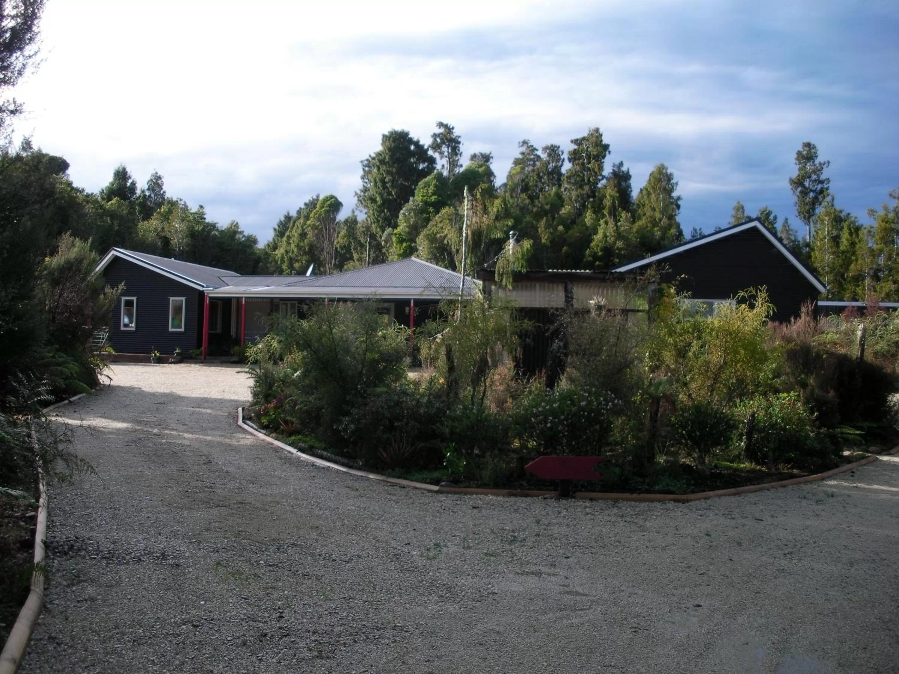 Facade/entrance in Mahinapua Retreat B&B