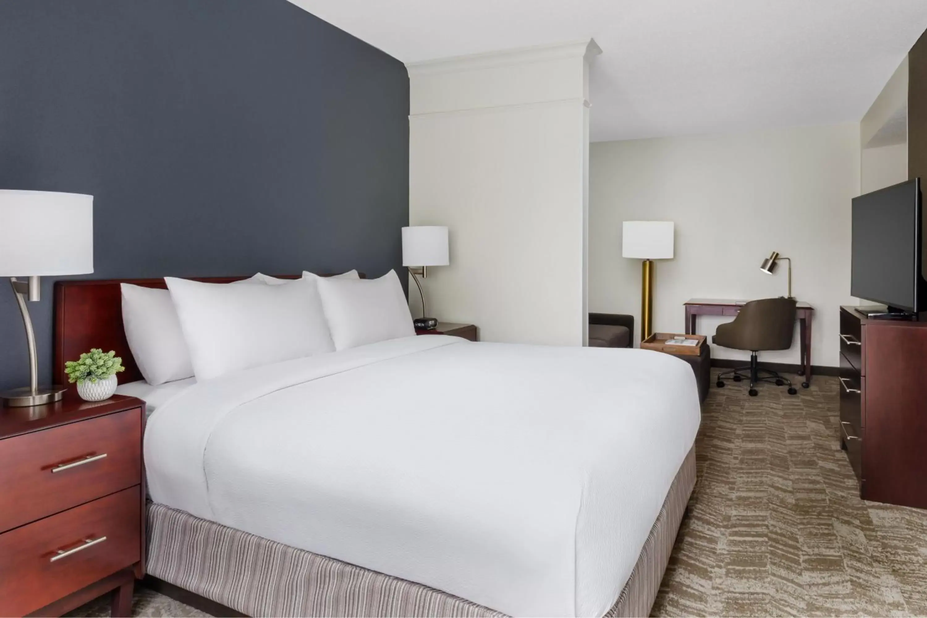 Bedroom, Bed in SpringHill Suites Manchester-Boston Regional Airport