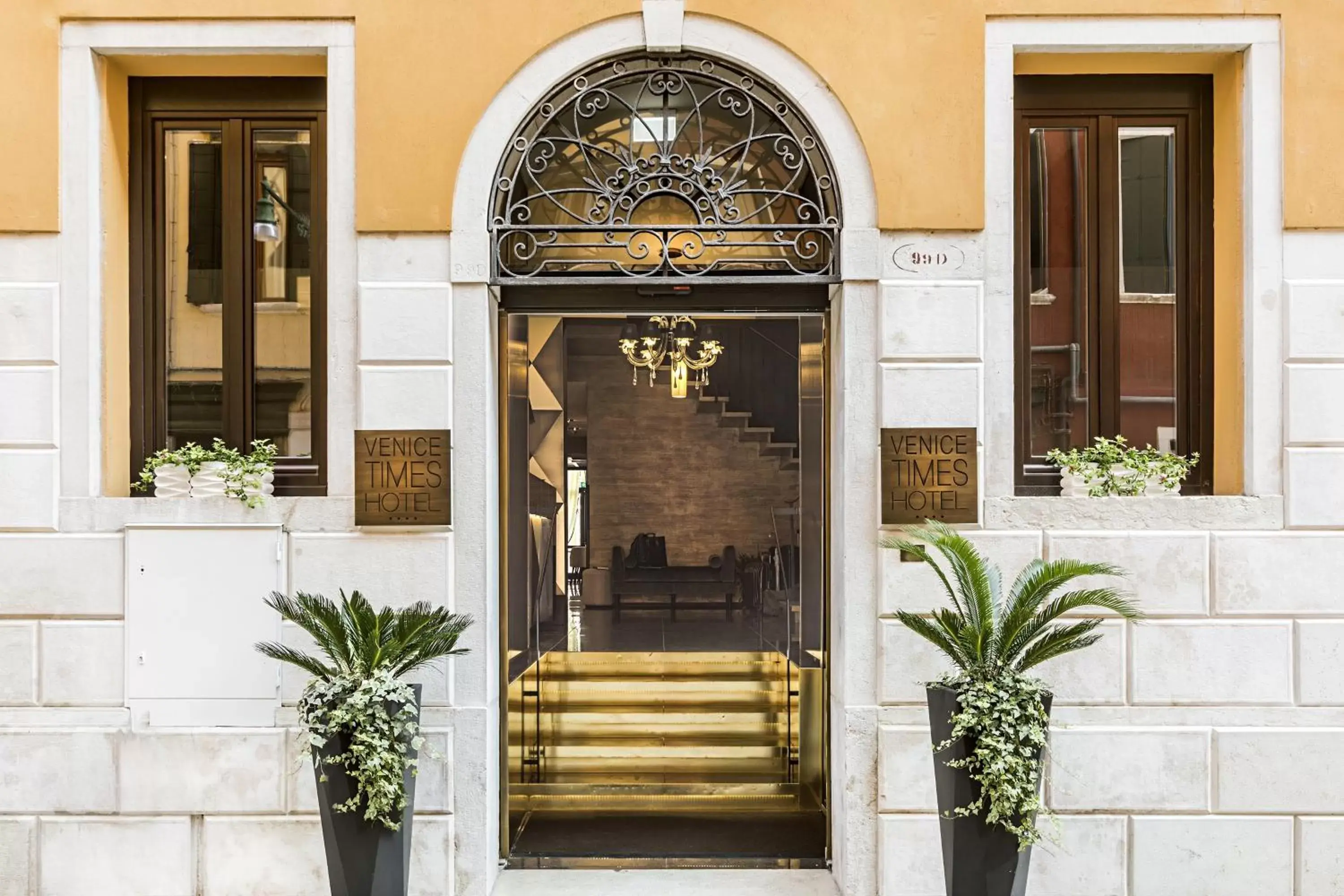 Facade/Entrance in Venice Times Hotel