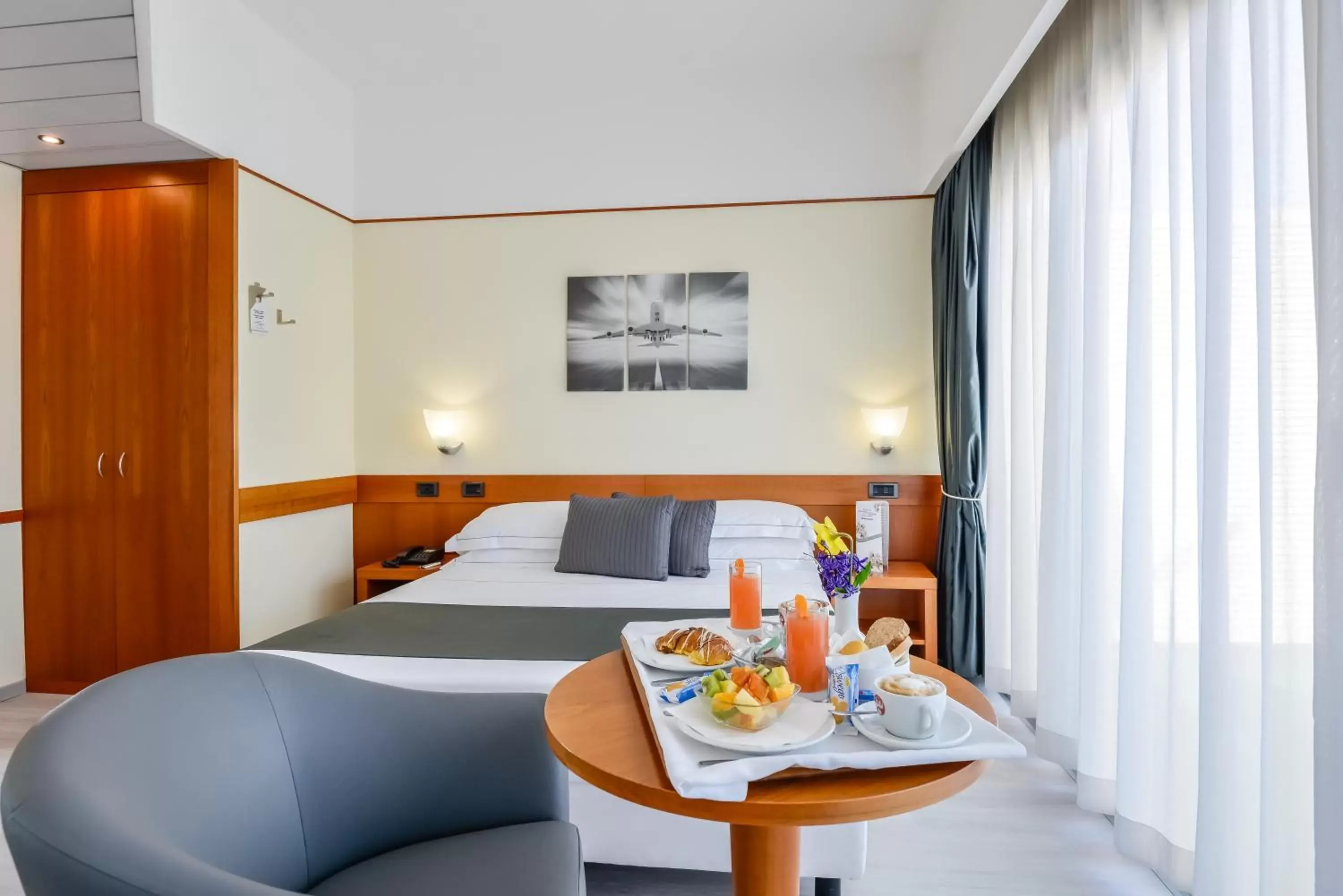 Photo of the whole room, Bed in Hotel Bologna Airport