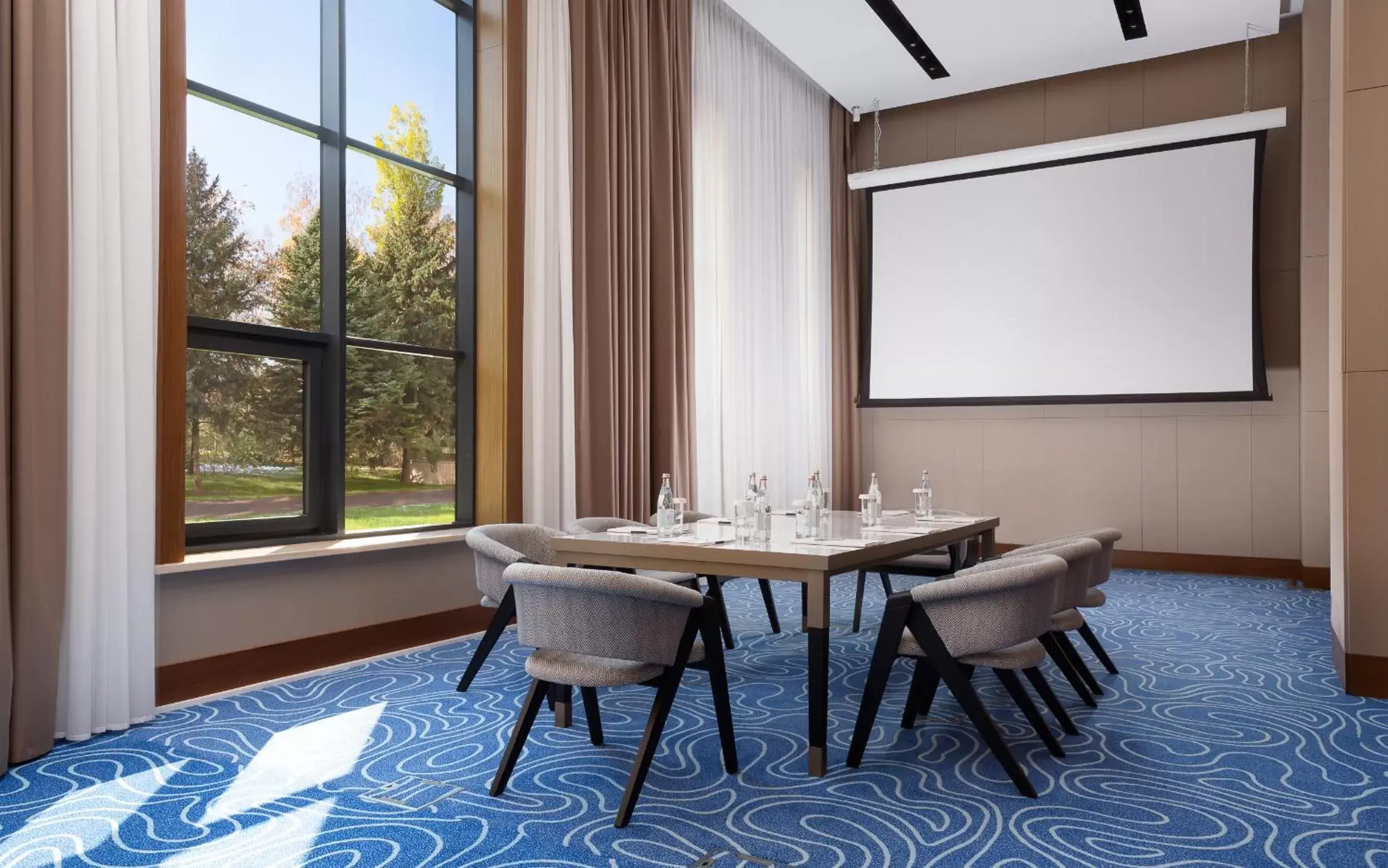 Meeting/conference room in Swissôtel Wellness Resort Alatau Almaty