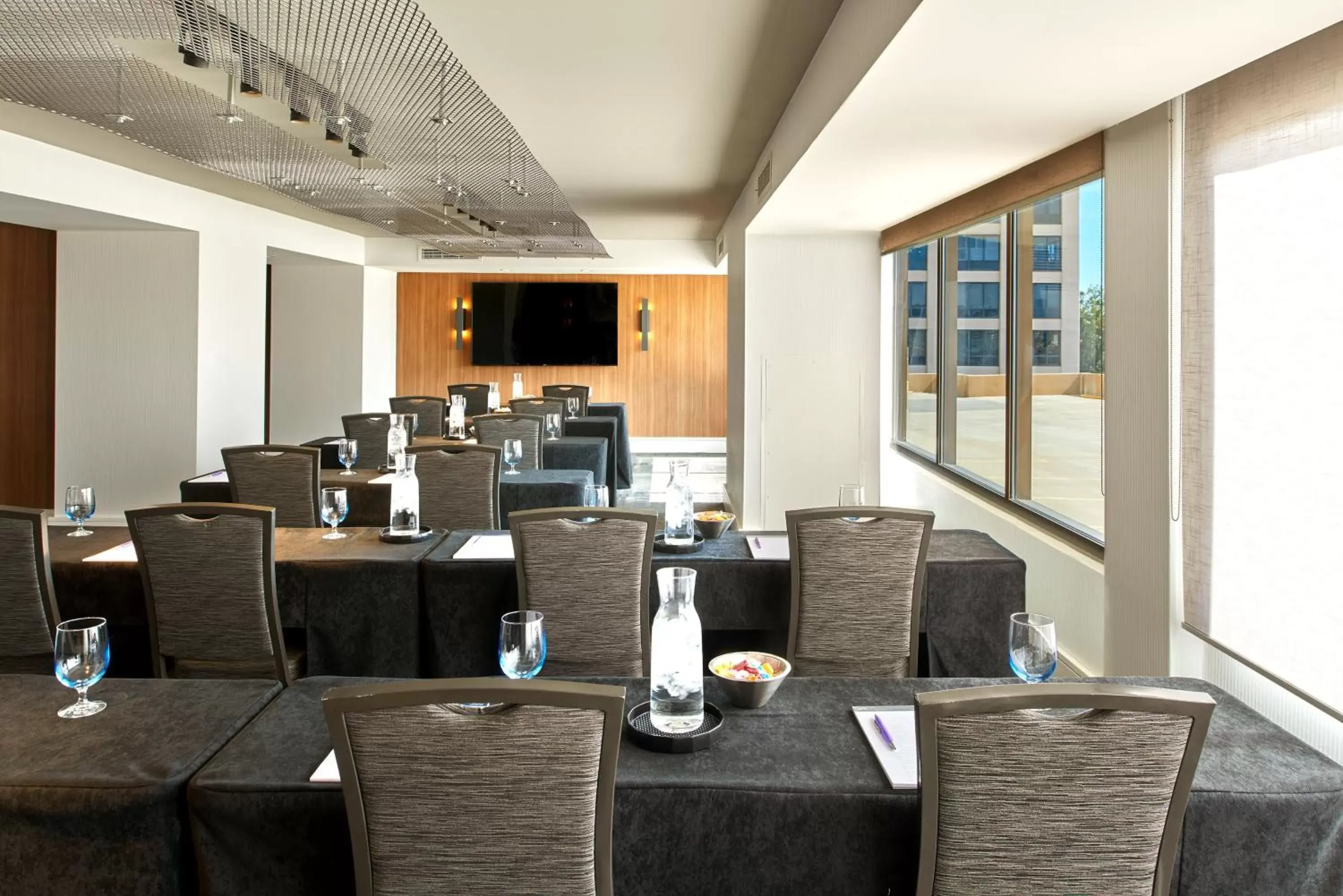 Meeting/conference room, Restaurant/Places to Eat in Kimpton Hotel Palomar Los Angeles Beverly Hills, an IHG Hotel