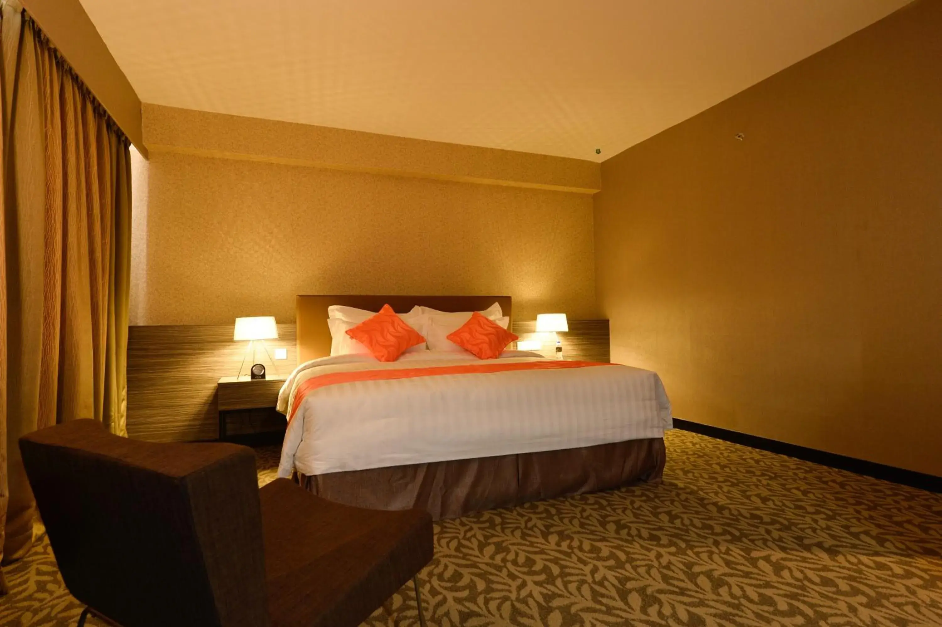 Bathroom, Bed in Grand Alora Hotel