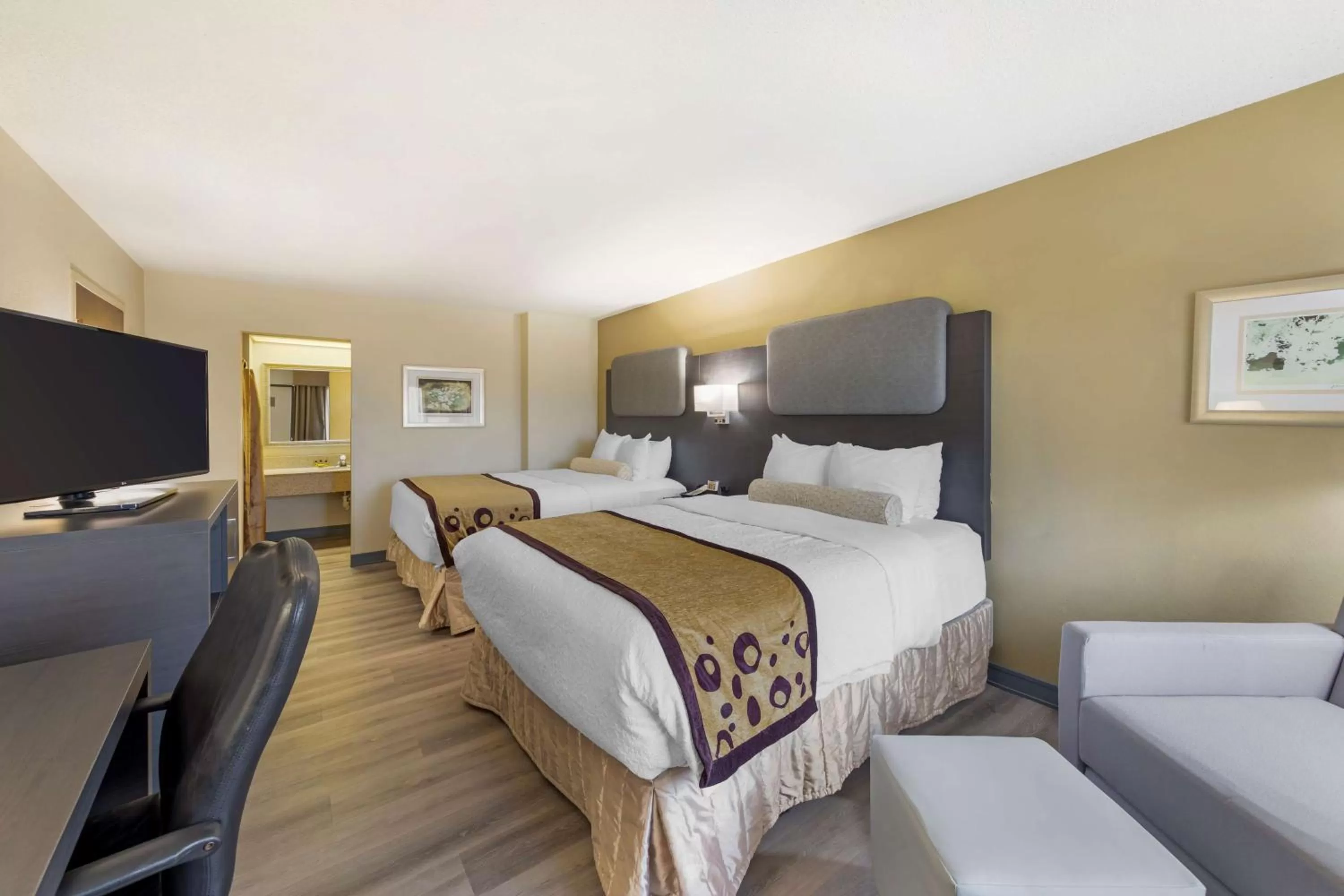 Bedroom, Bed in Best Western Plus Madison-Huntsville Hotel