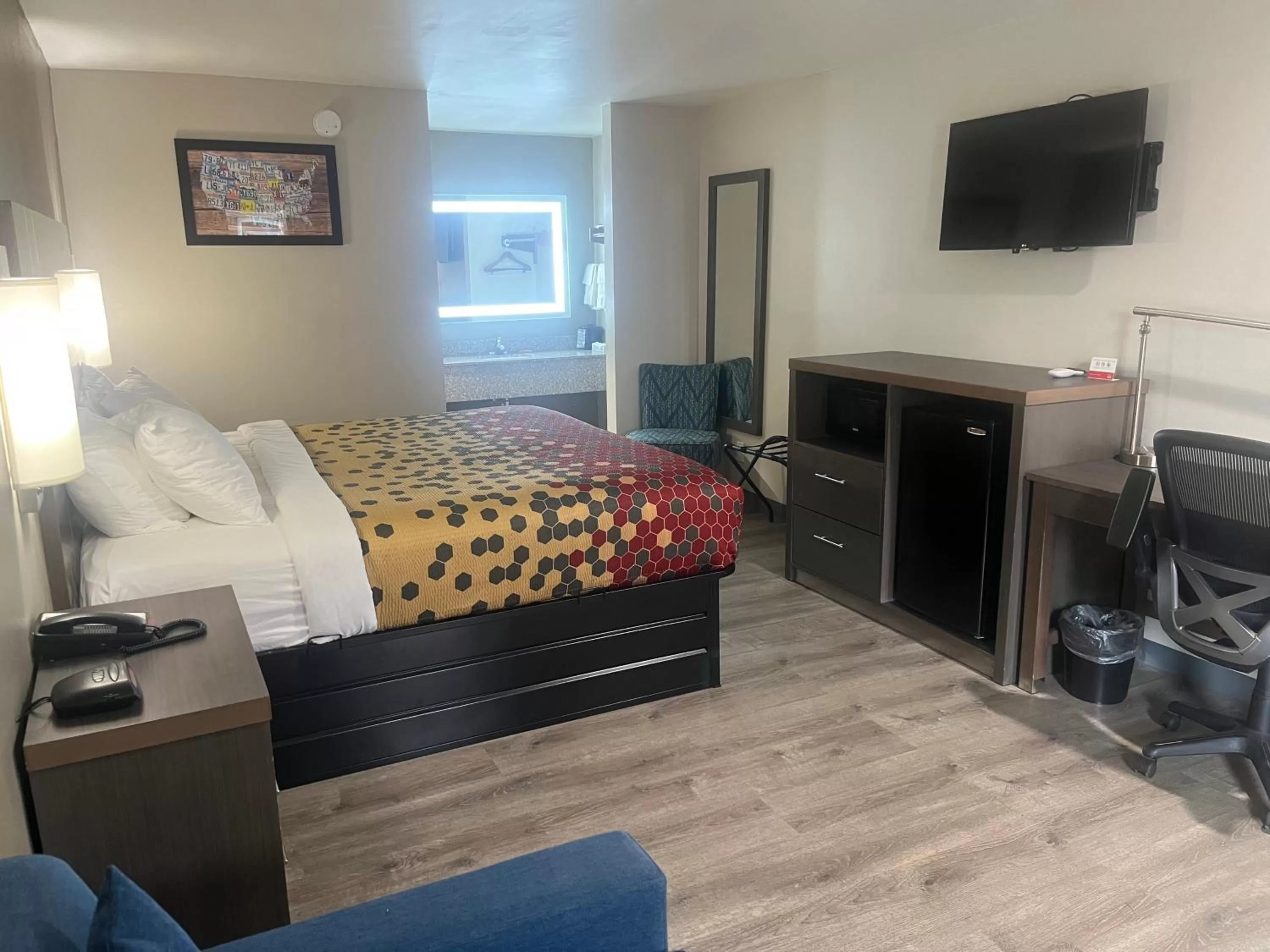 Bed in Econo Lodge Inn & Suites Murfreesboro Shopping District