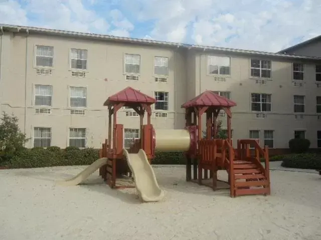 Children play ground, Children's Play Area in The Landmark Inn