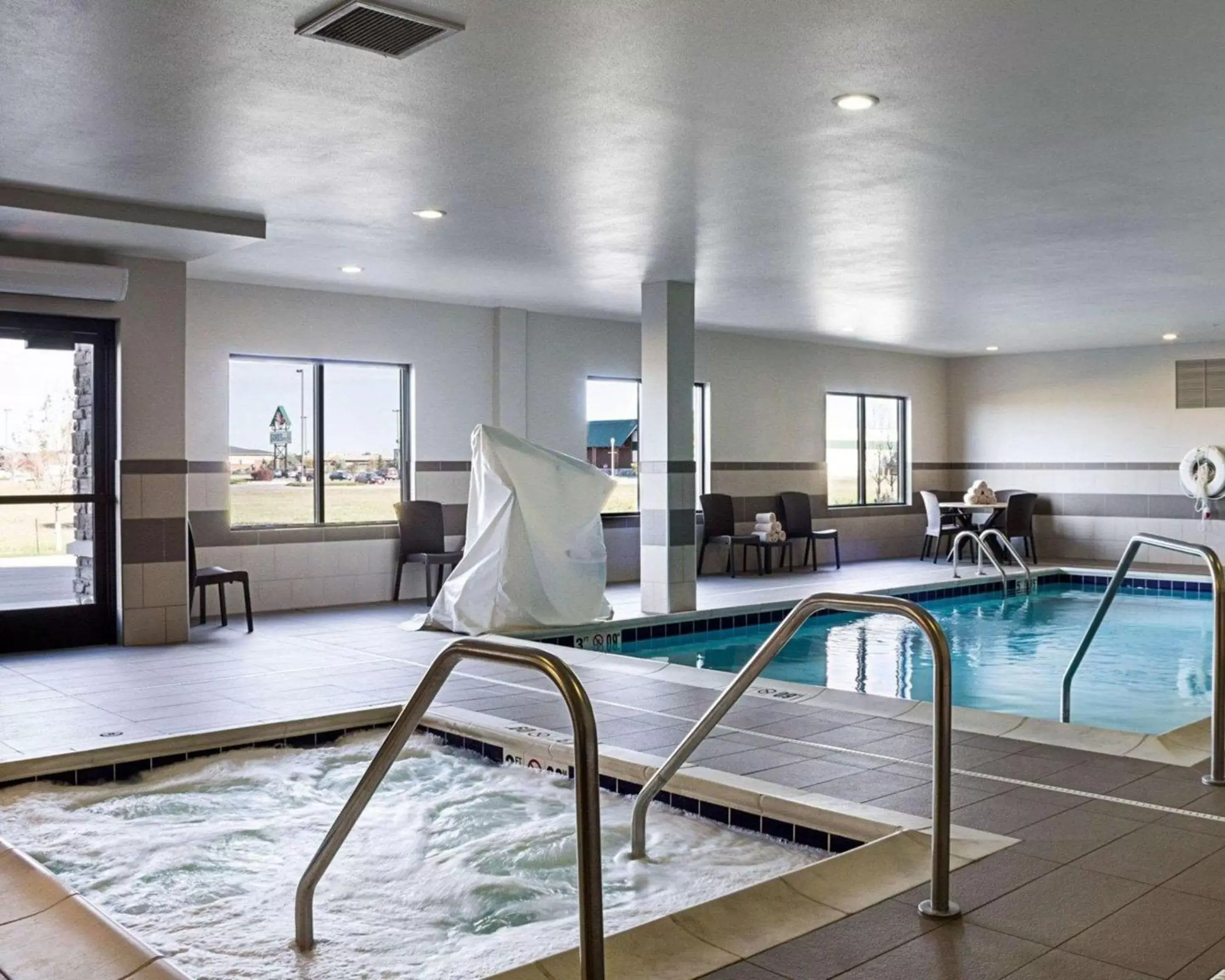 Spa and wellness centre/facilities, Swimming Pool in Comfort Suites Medical Center