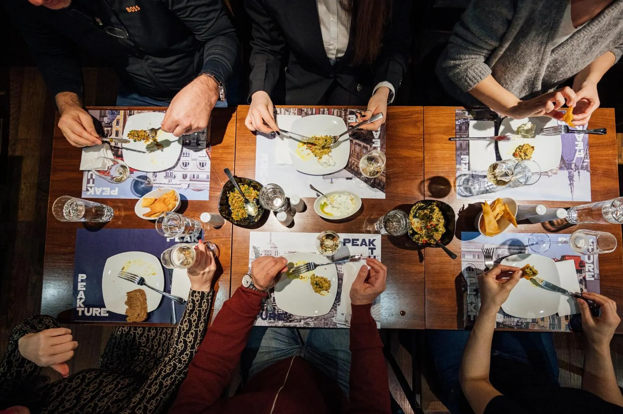 Restaurant/places to eat in Peakture Hotel