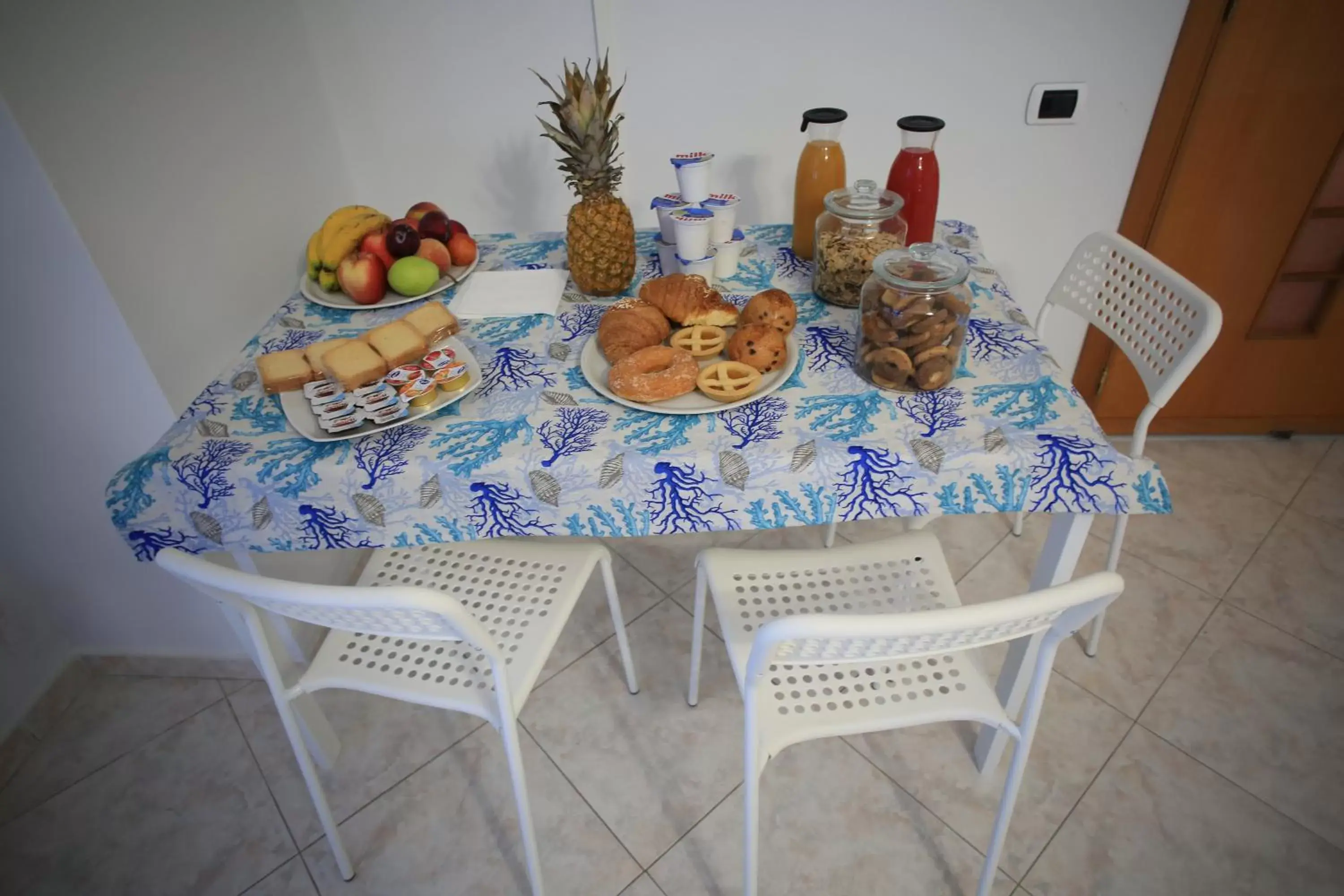 Food and drinks, Dining Area in Villarosa pompei studios