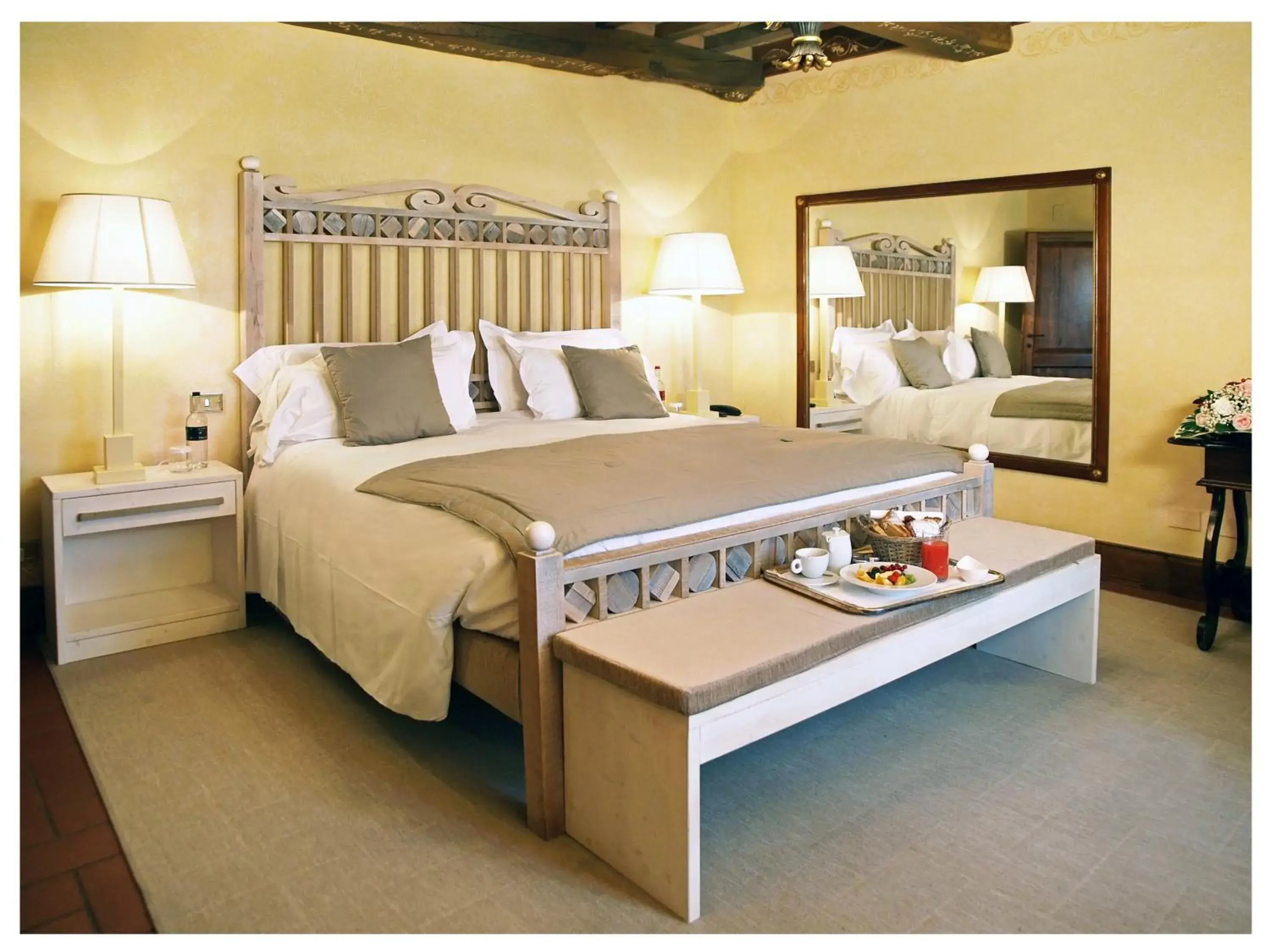 Superior Suite in Relais Todini - Residenza d'epoca - Luxury Historic house Superior Suite in Relais Todini - Residenza d'epoca - Luxury Historic house