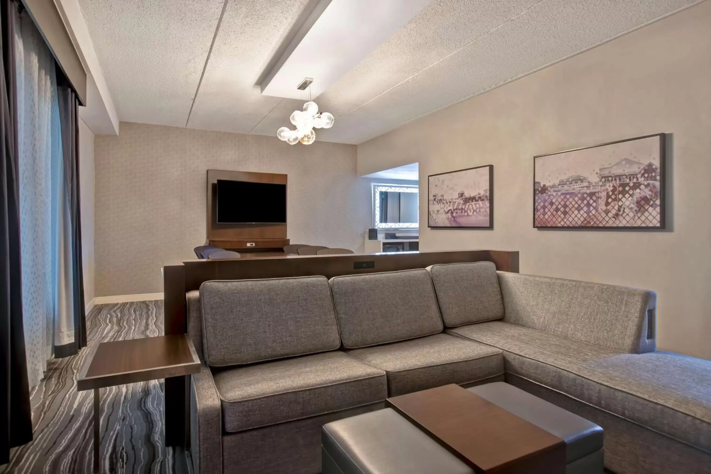 Living room, Seating Area in Embassy Suites Syracuse