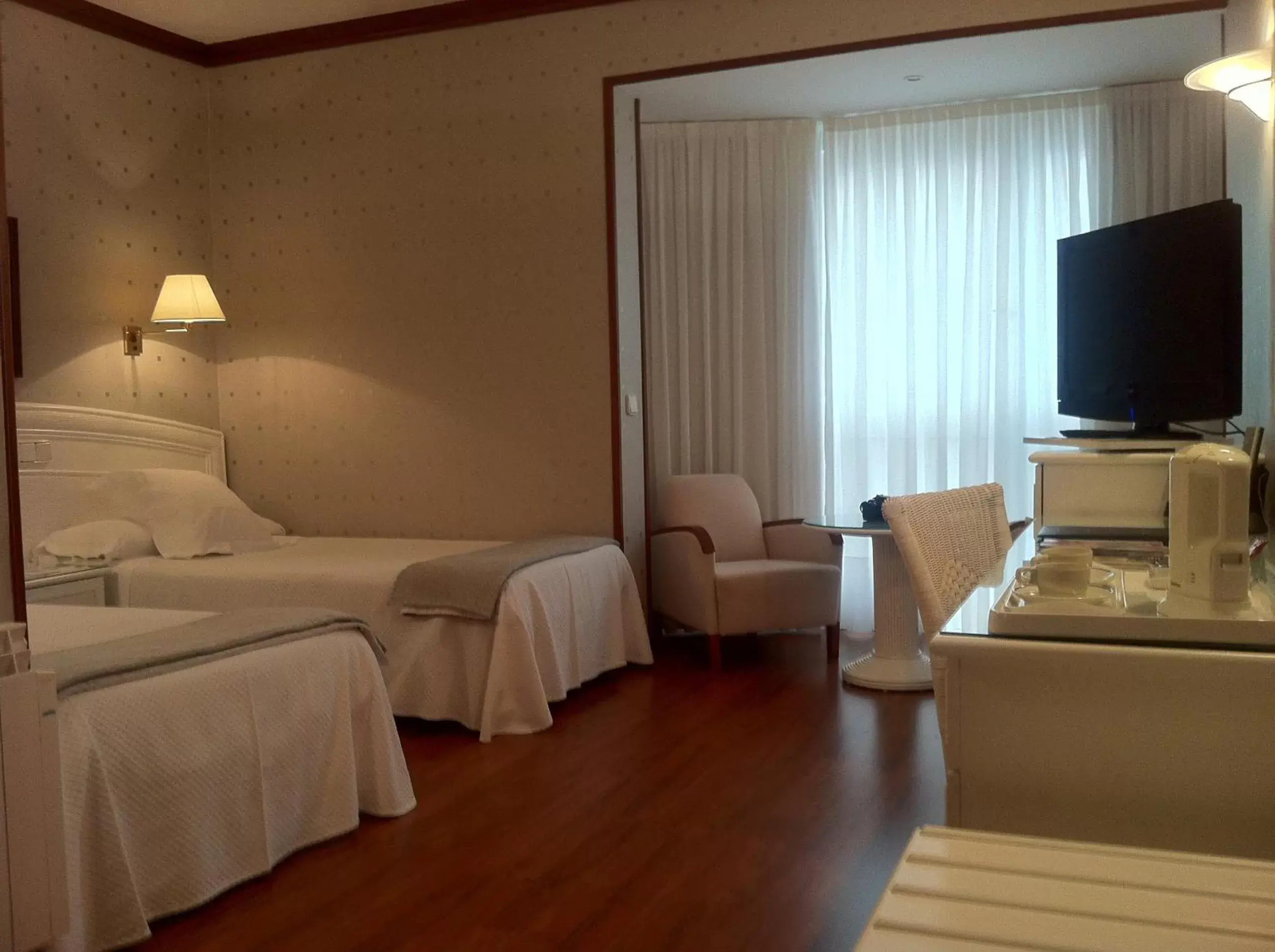 Bedroom, Bed in Las Rocas Playa Hotel