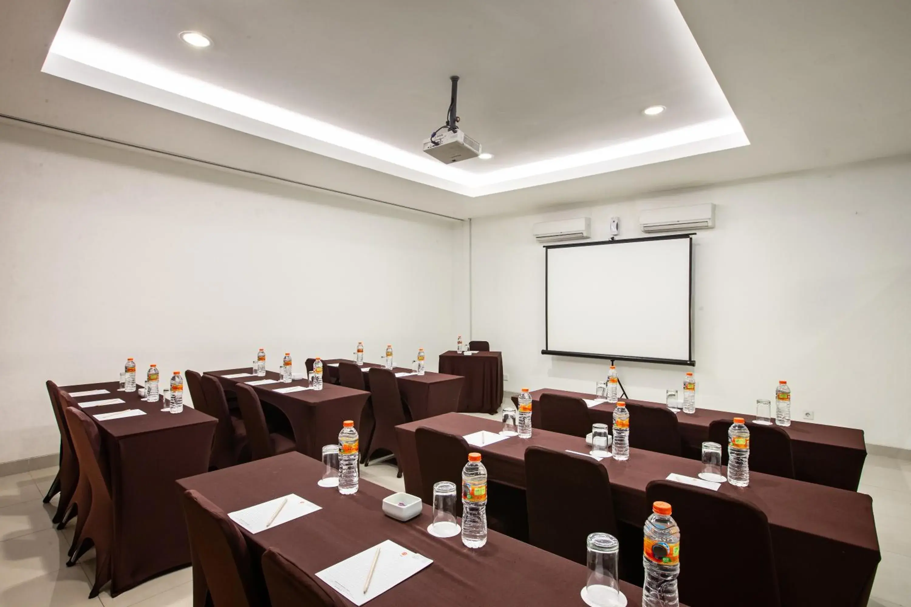 Meeting/conference room in Amaris Hotel Pancoran