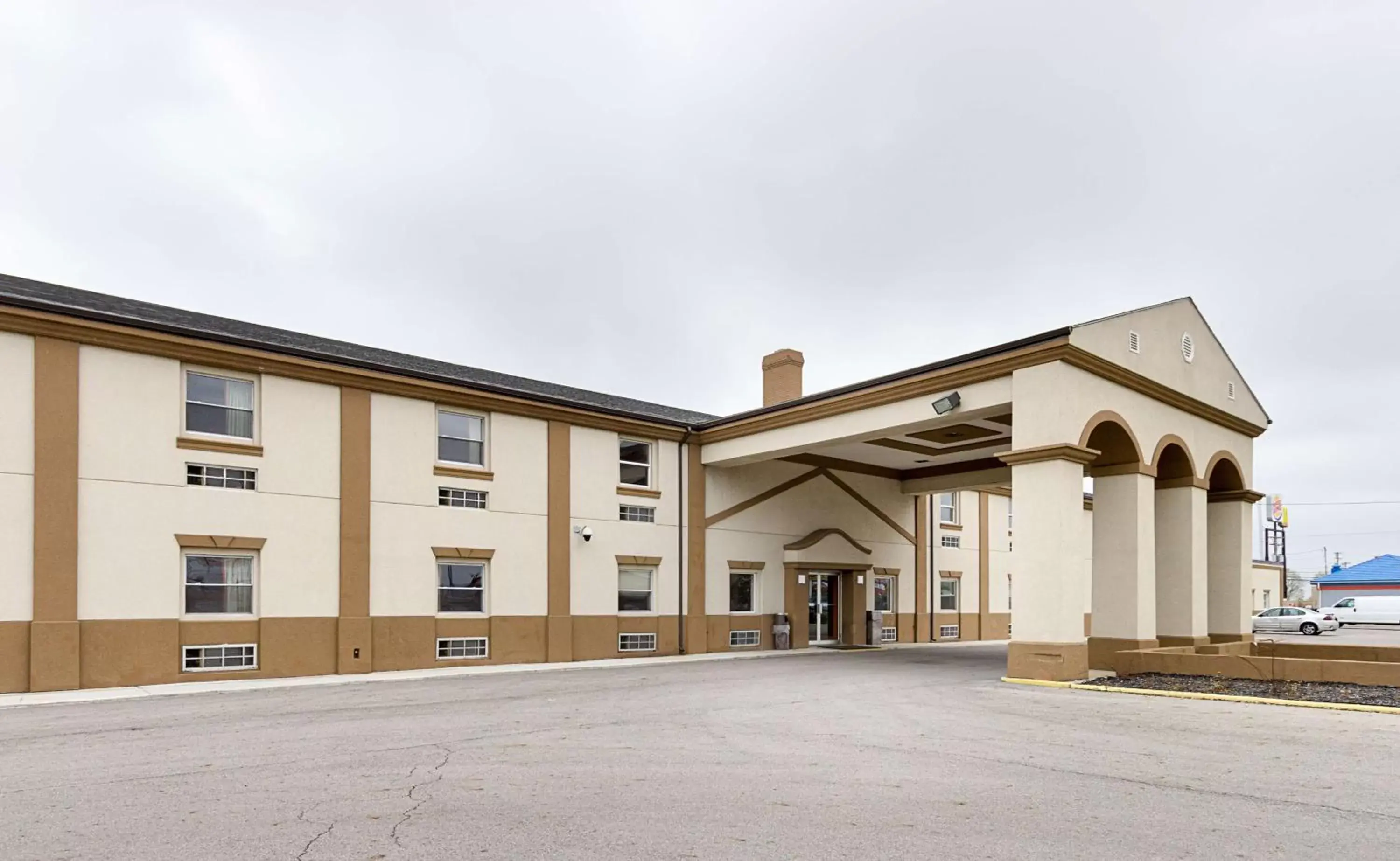 Property building in Motel 6-Sidney, OH Property building in Motel 6-Sidney, OH