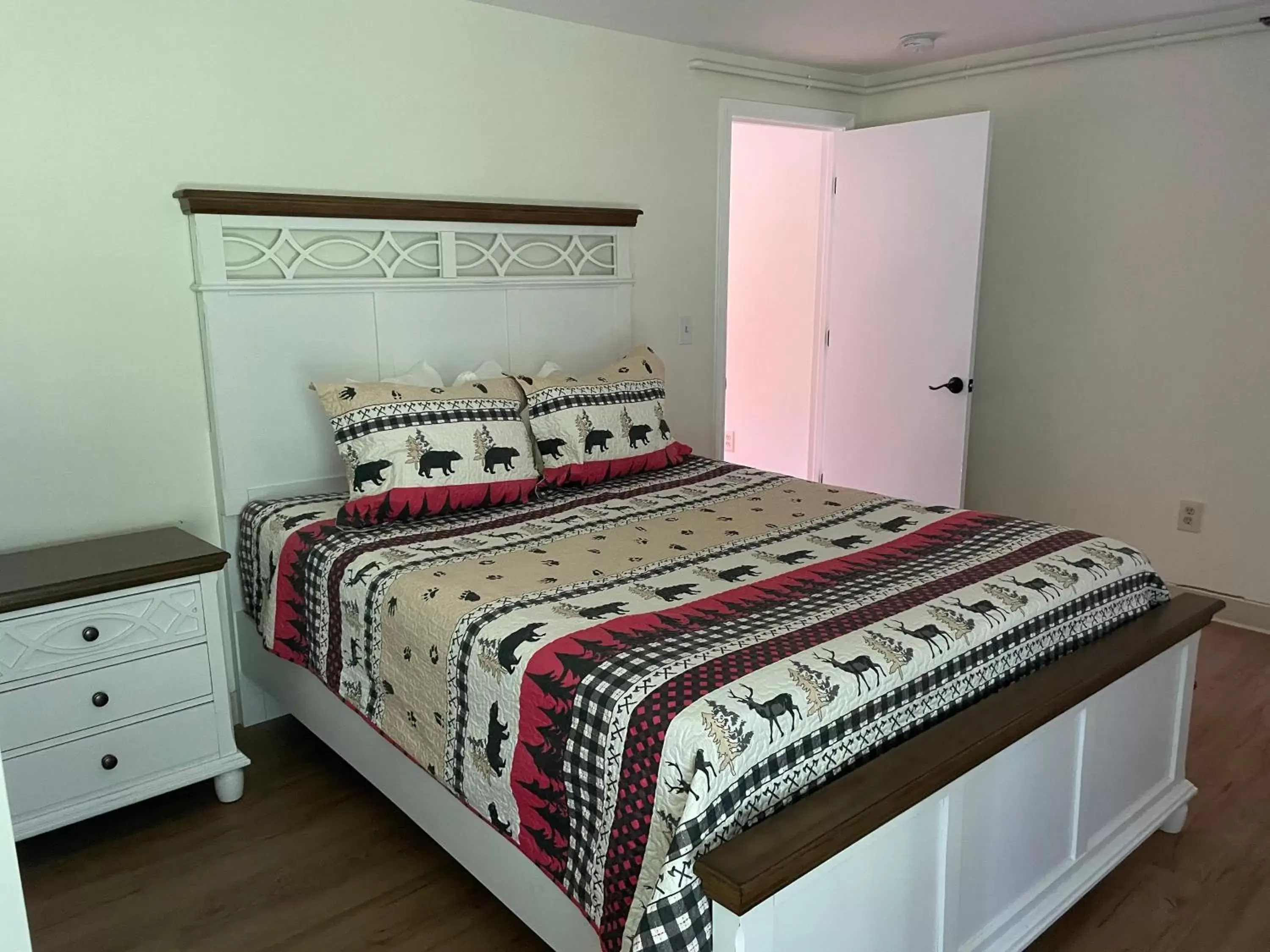 Bed in Seabreeze Motel Bed in Seabreeze Motel