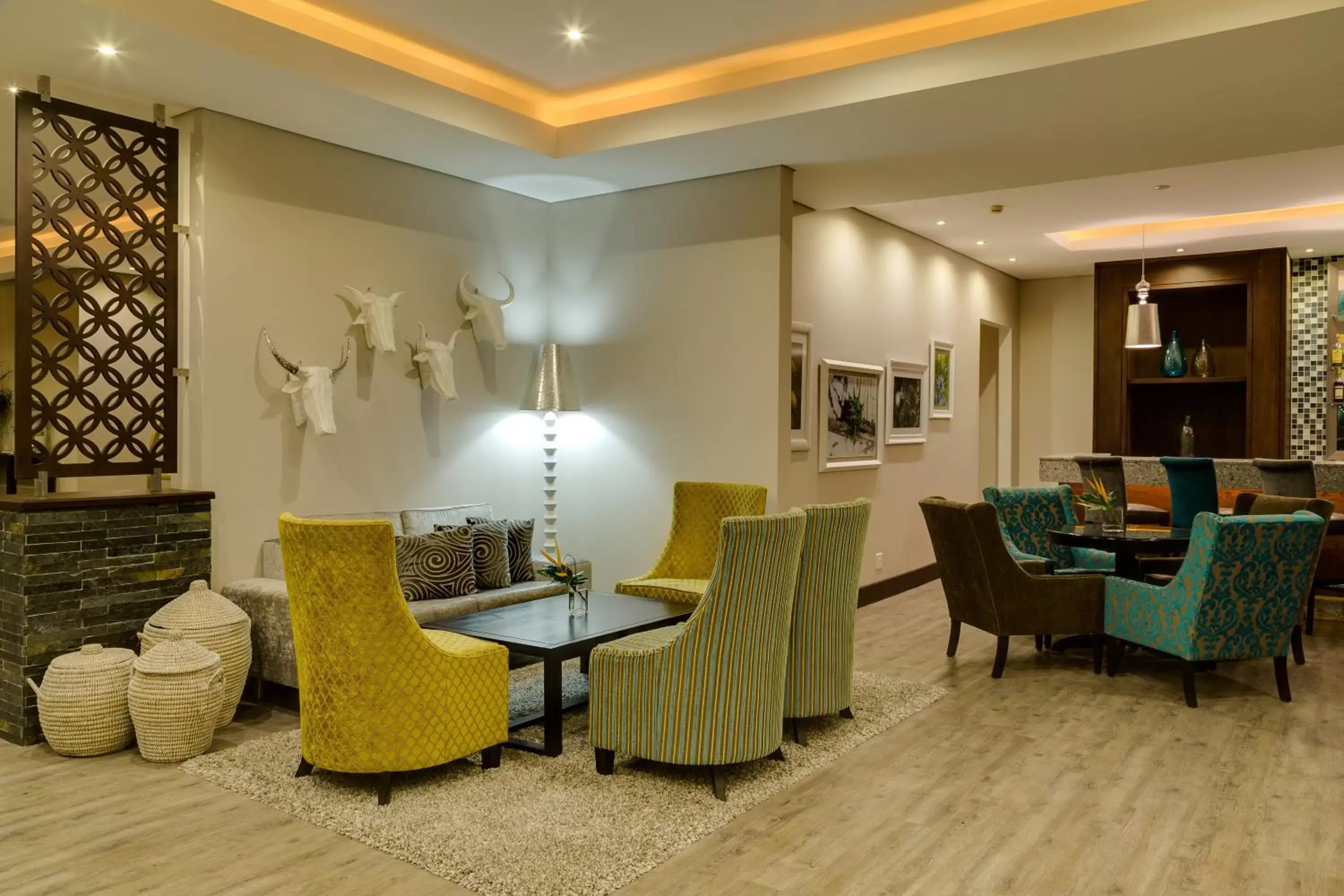 Lounge or bar, Seating Area in ANEW Hotel Capital Pretoria