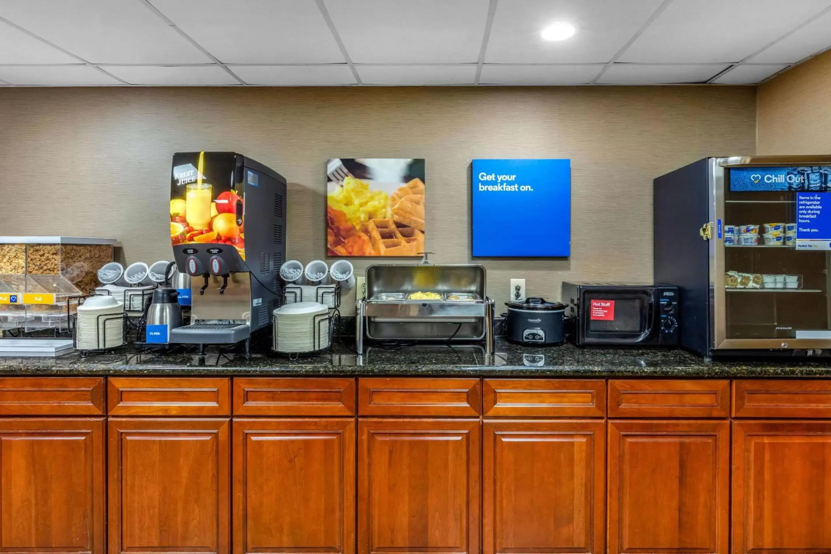 Restaurant/places to eat in Comfort Inn & Suites Hamilton Place